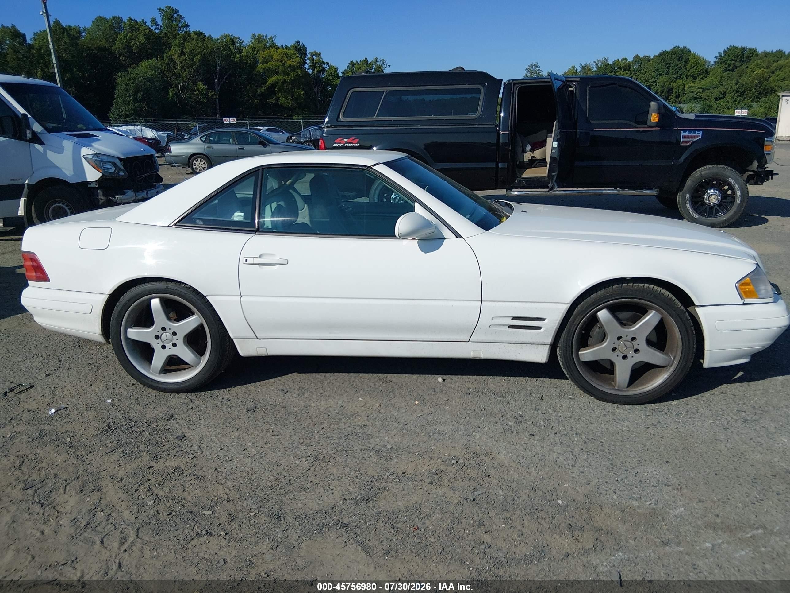 1999 Mercedes-benz Sl 500 White vin: WDBFA68F7XF187830