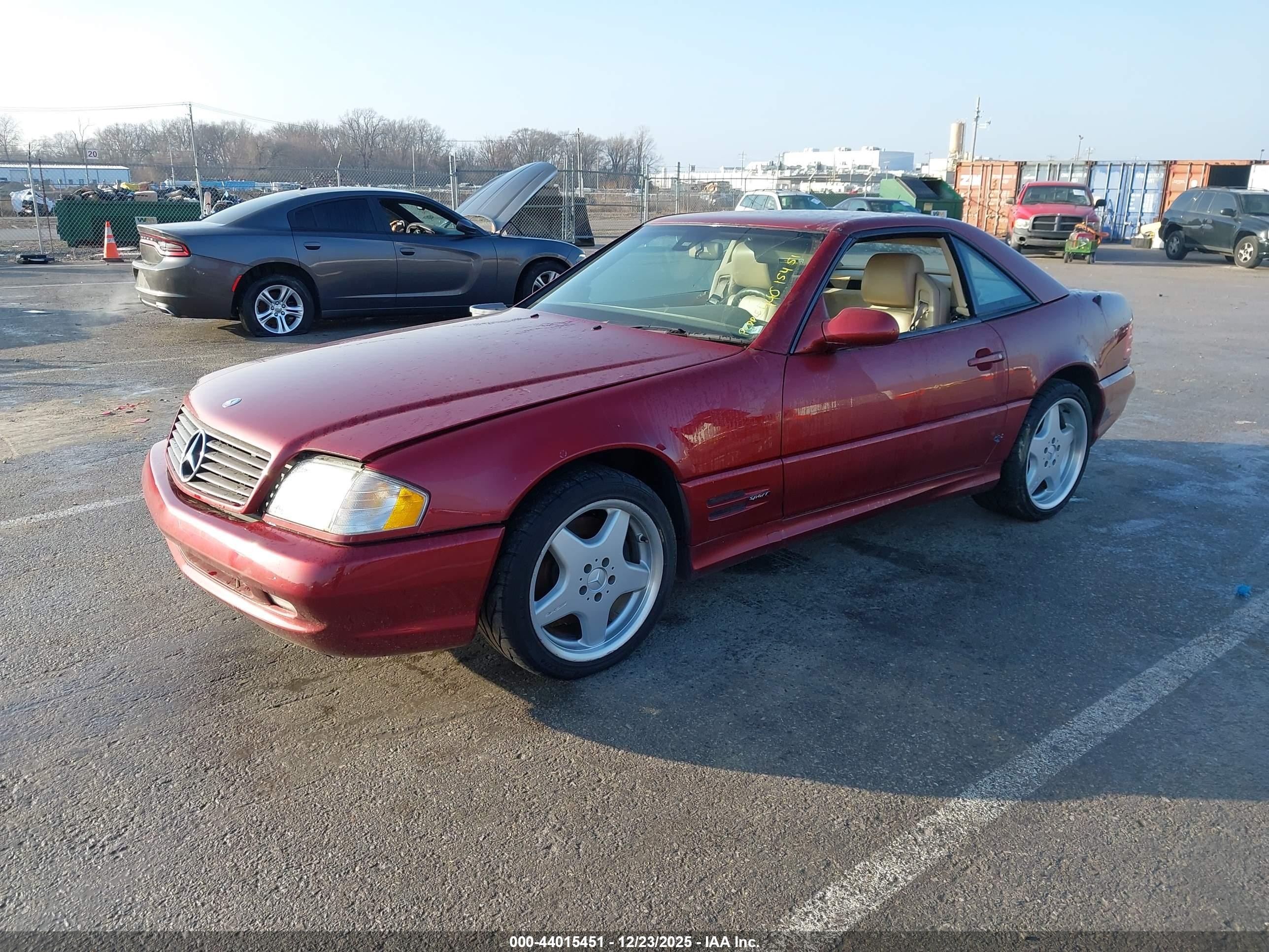 2000 Mercedes-benz Sl 500   Red vin: WDBFA68F7YF191037