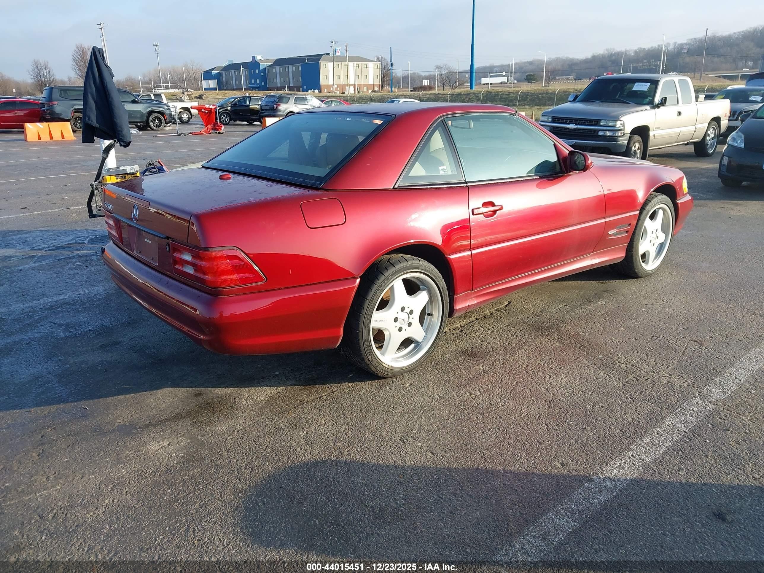 2000 Mercedes-benz Sl 500   Red vin: WDBFA68F7YF191037