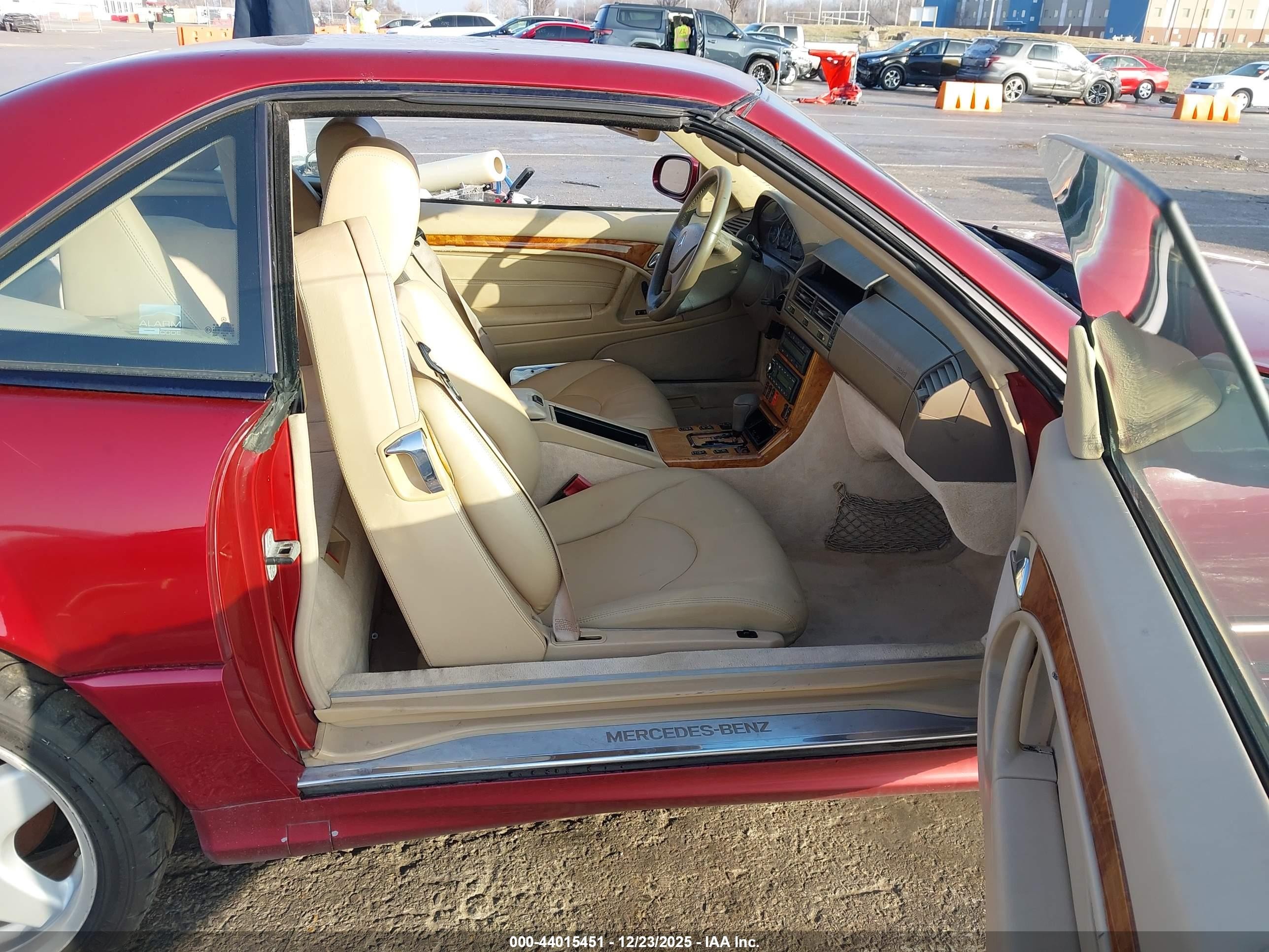 2000 Mercedes-benz Sl 500   Red vin: WDBFA68F7YF191037