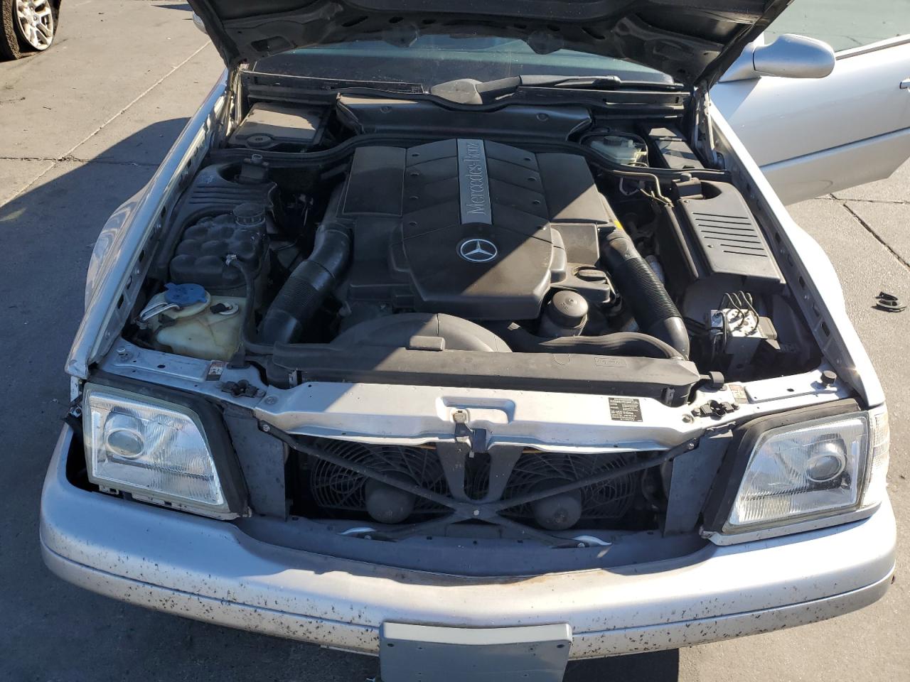 2001 Mercedes-benz Sl 500 Silver vin: WDBFA68F81F197192