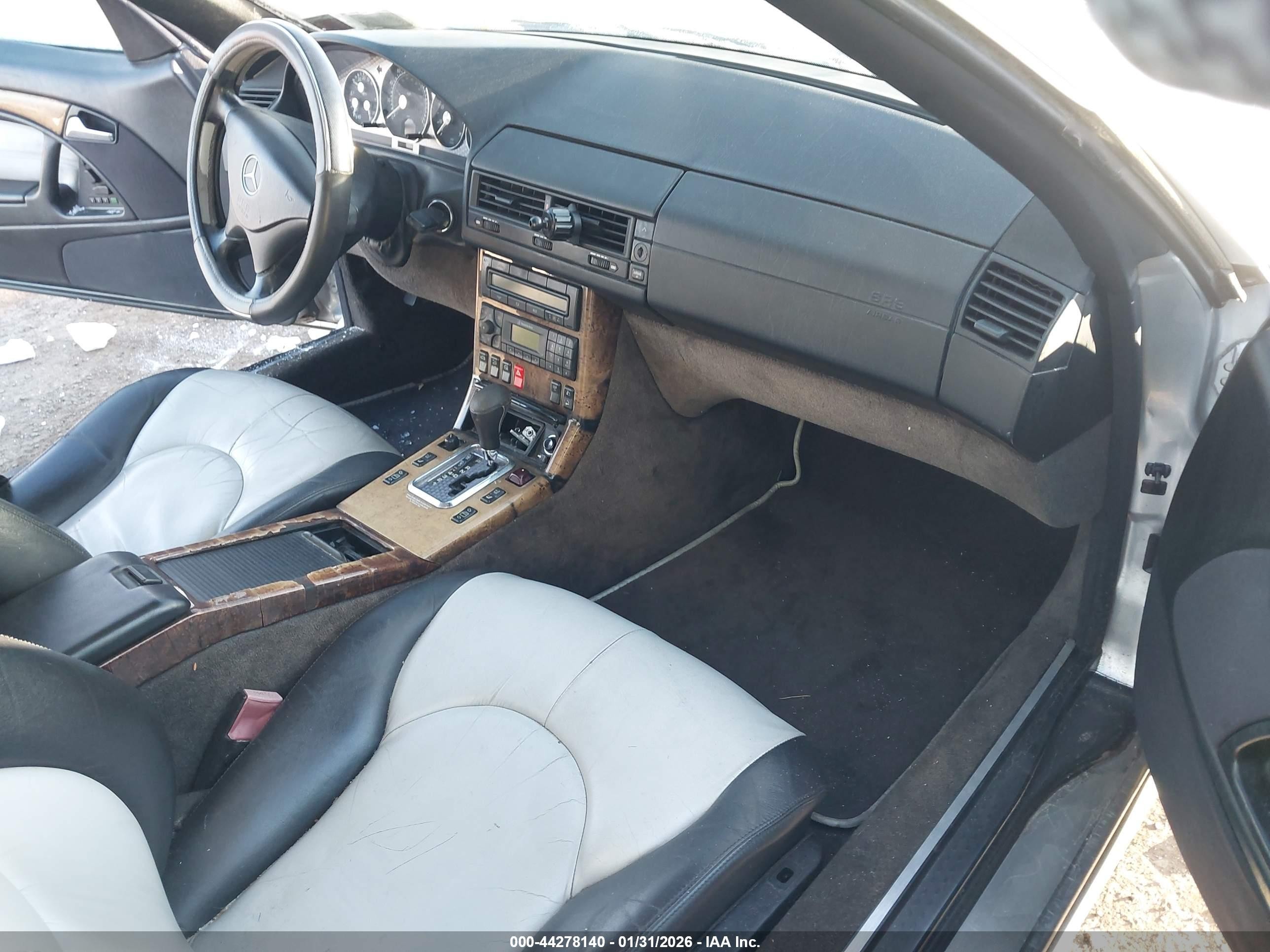 2002 Mercedes-benz Sl 500   Silver vin: WDBFA68F82F204434