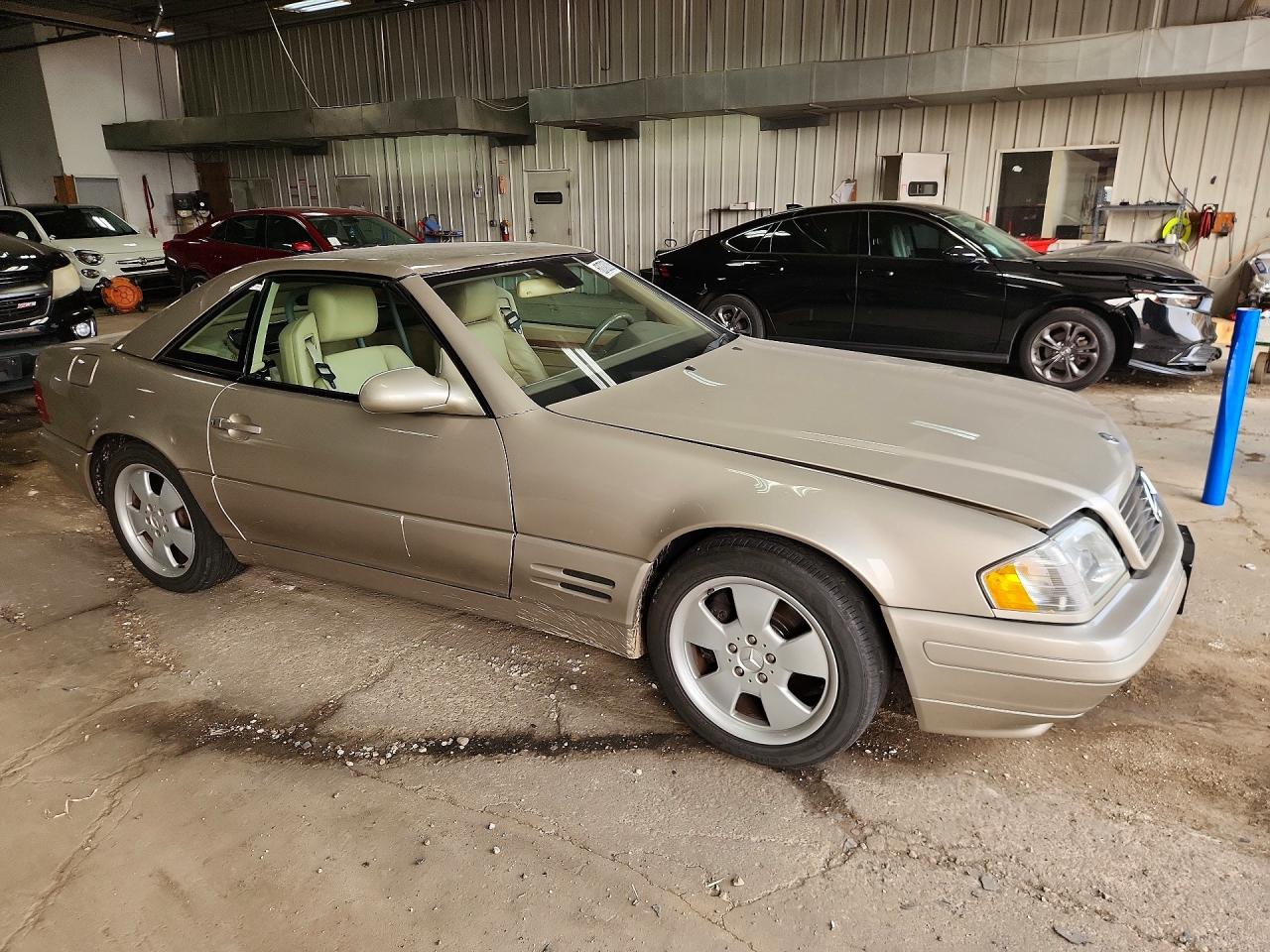1999 Mercedes-benz Sl 500 Gold vin: WDBFA68F8XF186637