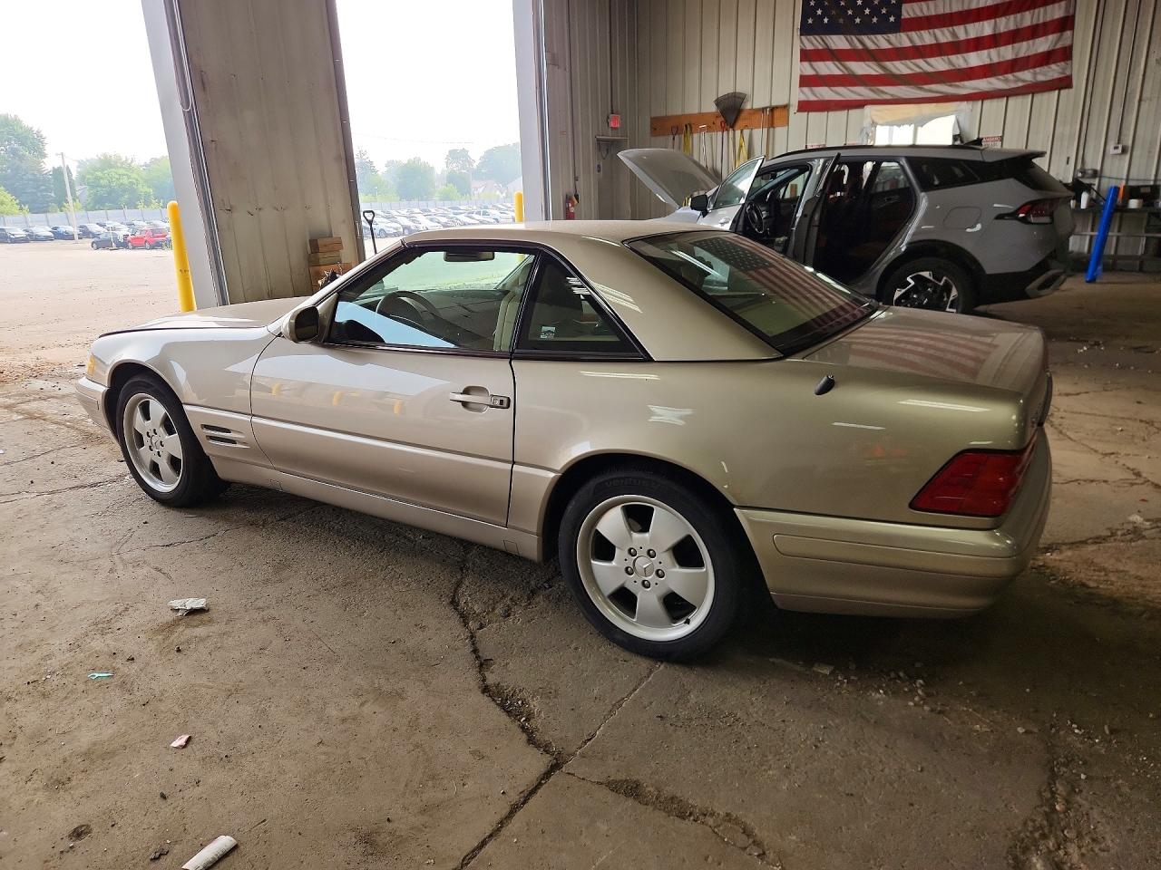 1999 Mercedes-benz Sl 500 Gold vin: WDBFA68F8XF186637