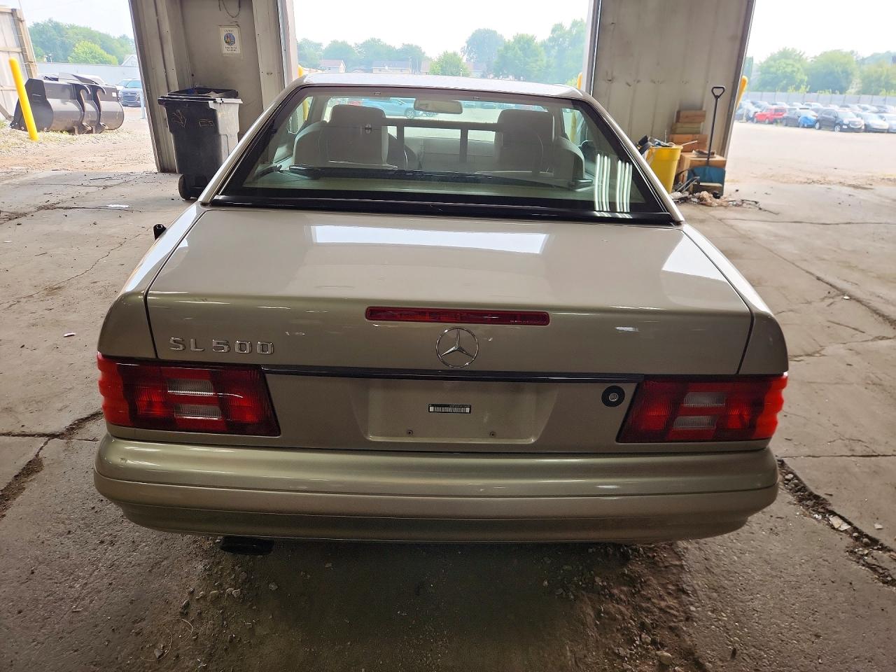 1999 Mercedes-benz Sl 500 Gold vin: WDBFA68F8XF186637