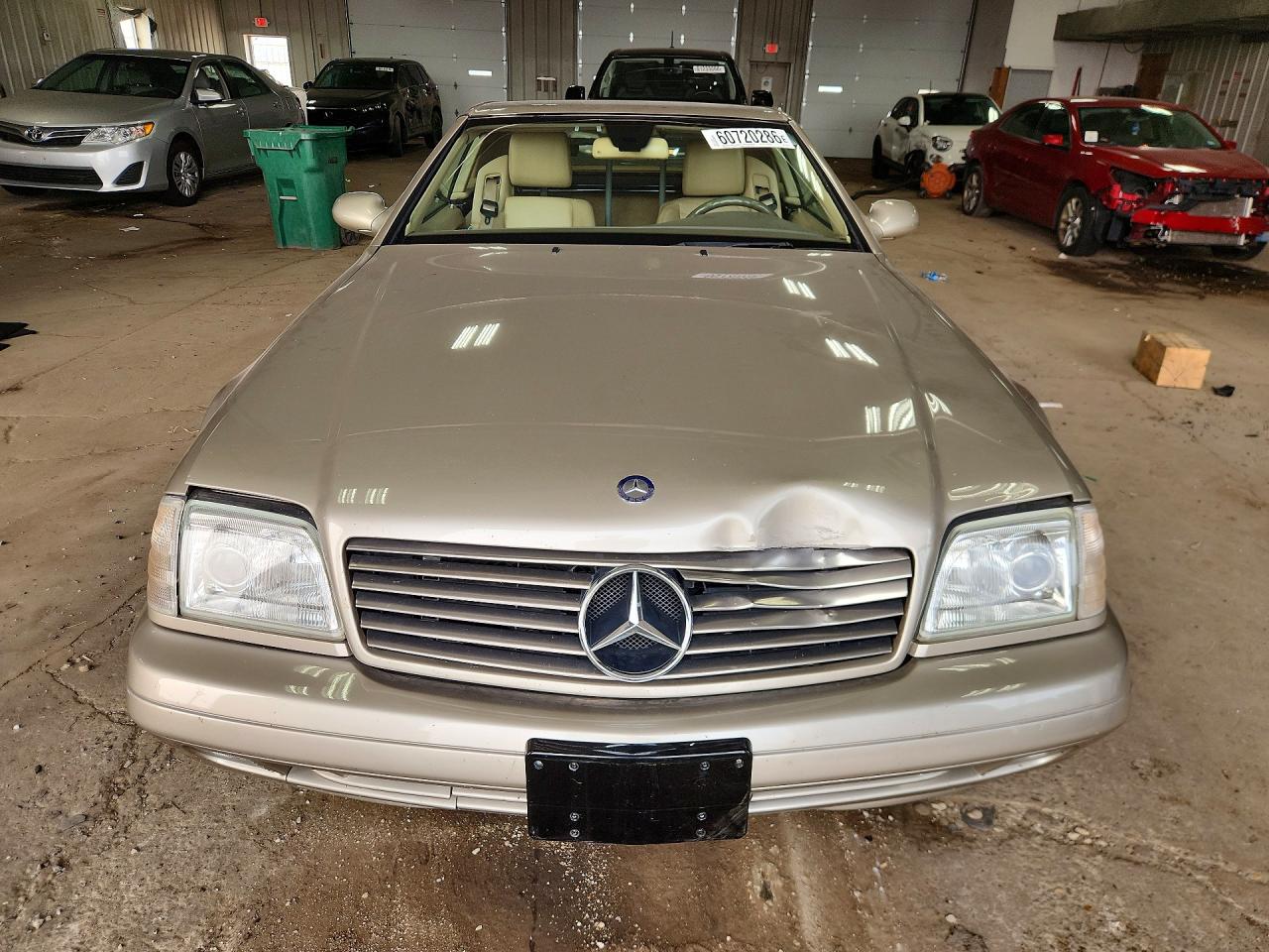 1999 Mercedes-benz Sl 500 Gold vin: WDBFA68F8XF186637