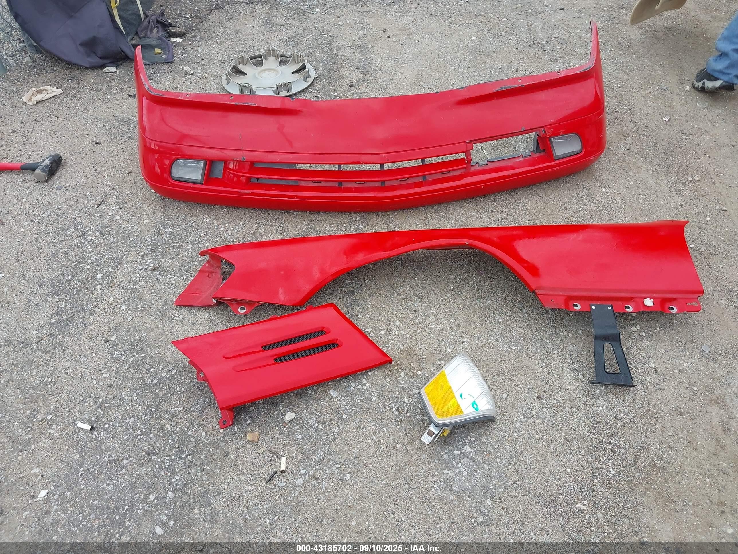 2000 Mercedes-benz Sl 500   Red vin: WDBFA68F8YF188020