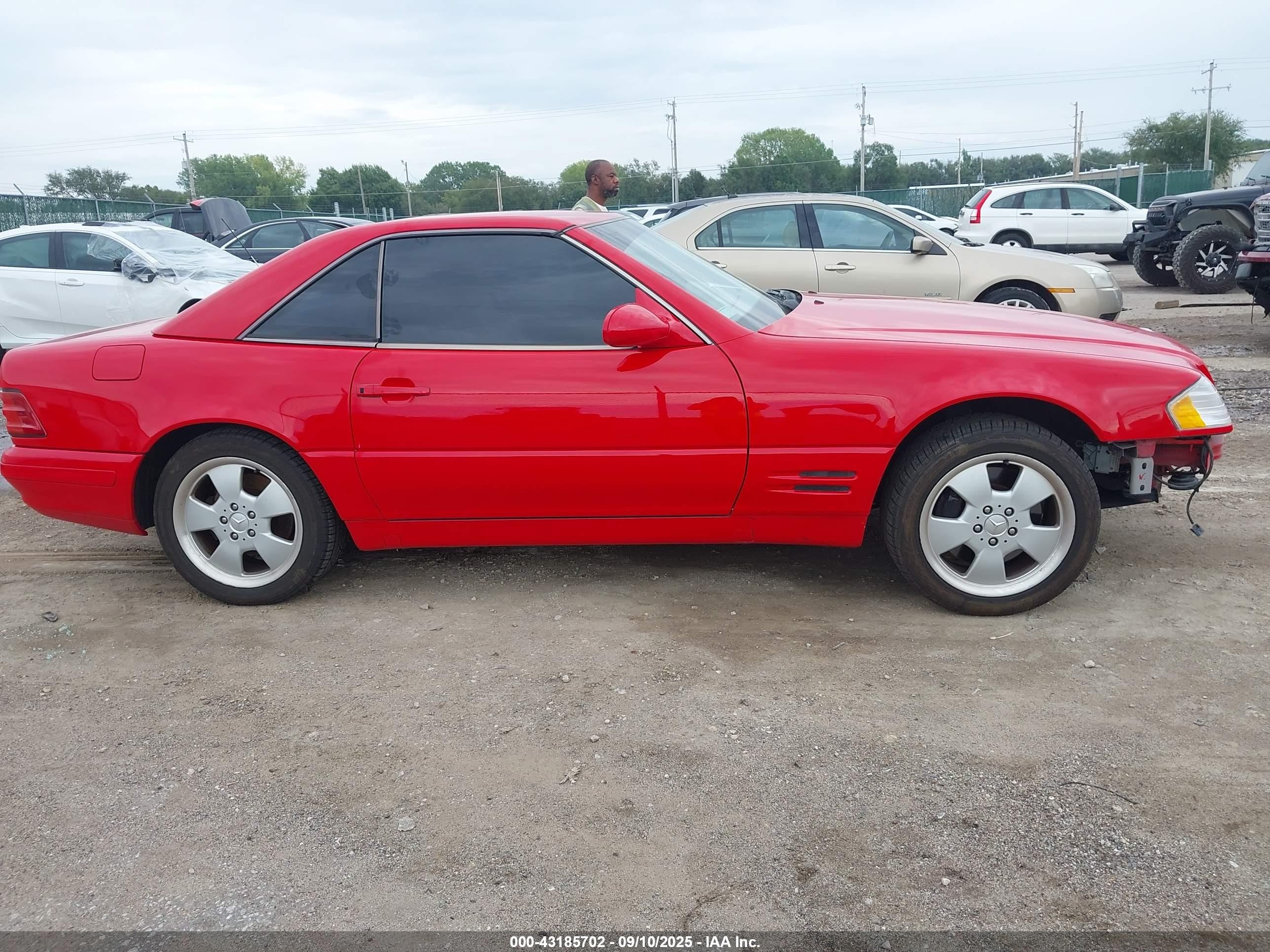 2000 Mercedes-benz Sl 500   Red vin: WDBFA68F8YF188020