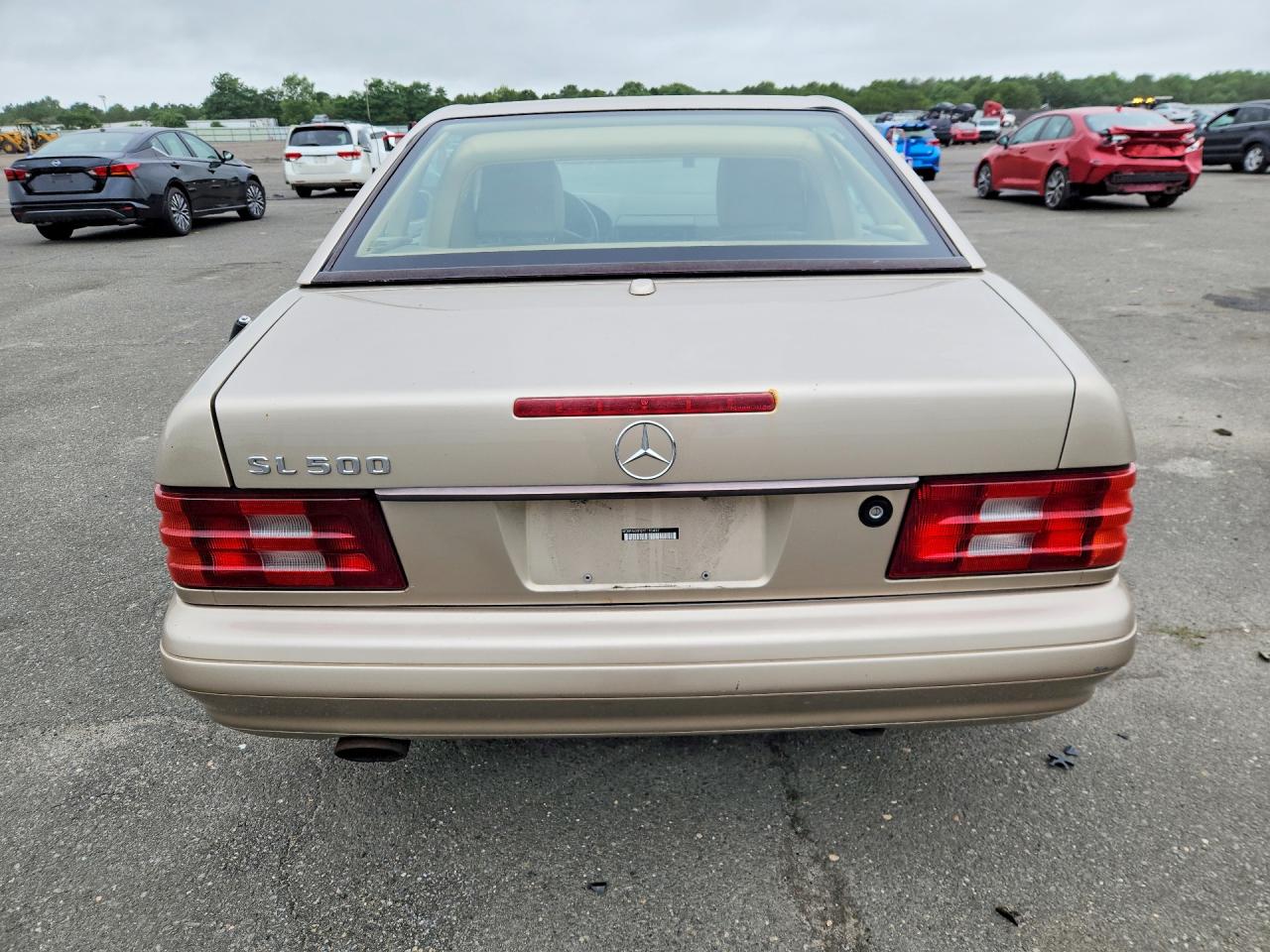 2000 Mercedes-benz Sl 500 Gold vin: WDBFA68F8YF191497