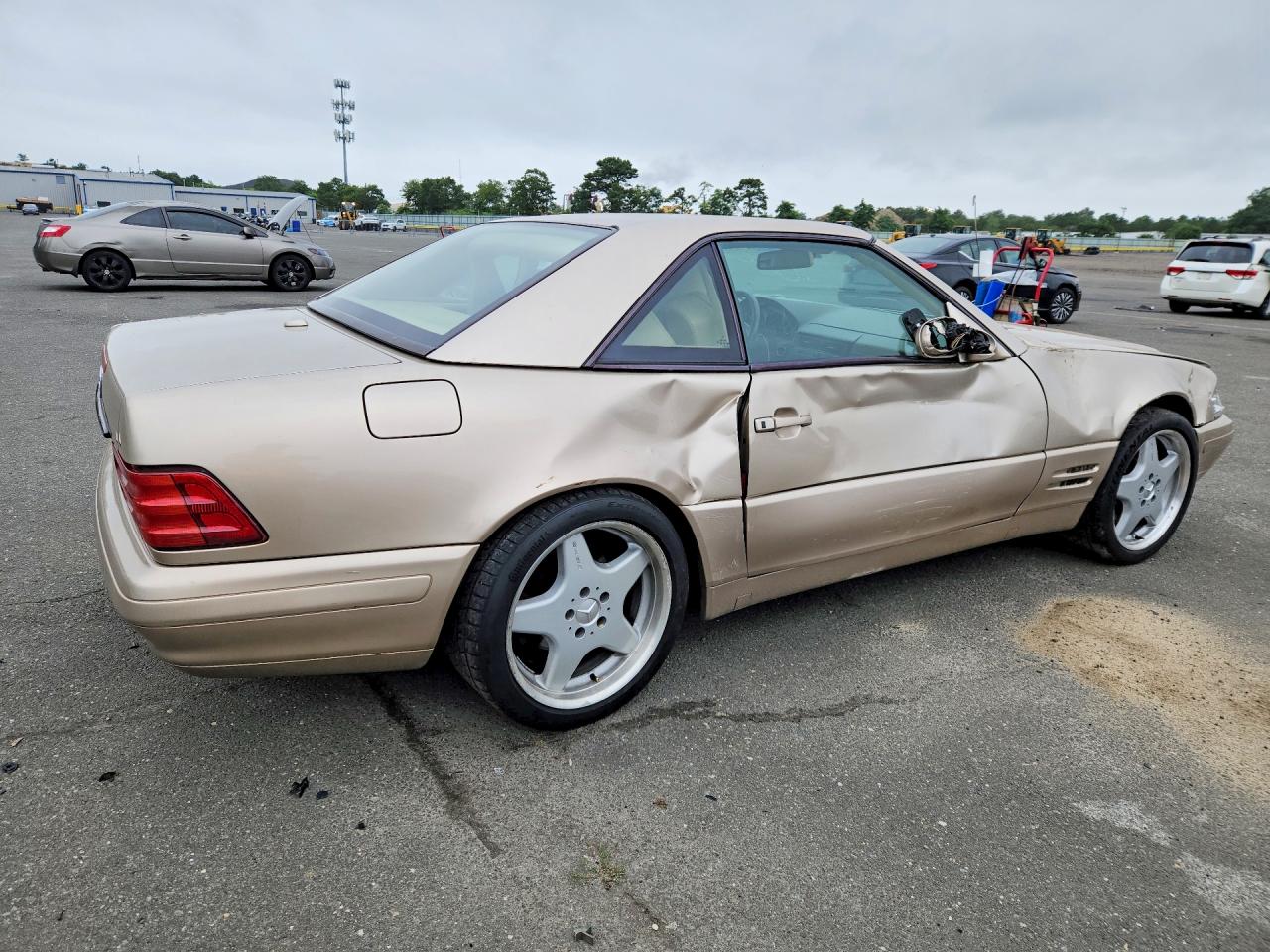2000 Mercedes-benz Sl 500 Gold vin: WDBFA68F8YF191497