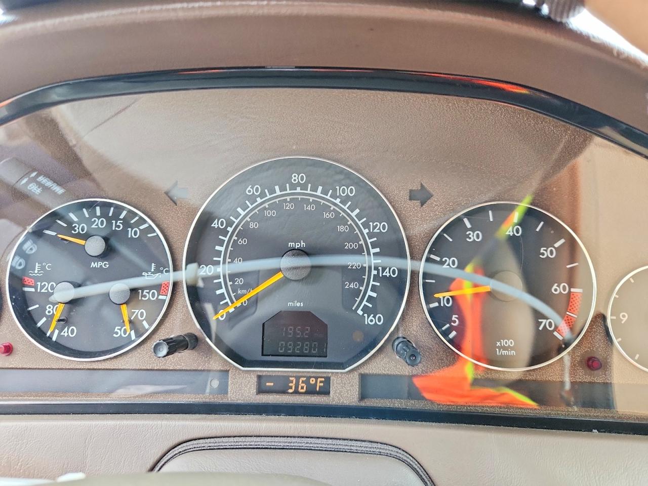 2000 Mercedes-benz Sl 500 Gold vin: WDBFA68F8YF191497