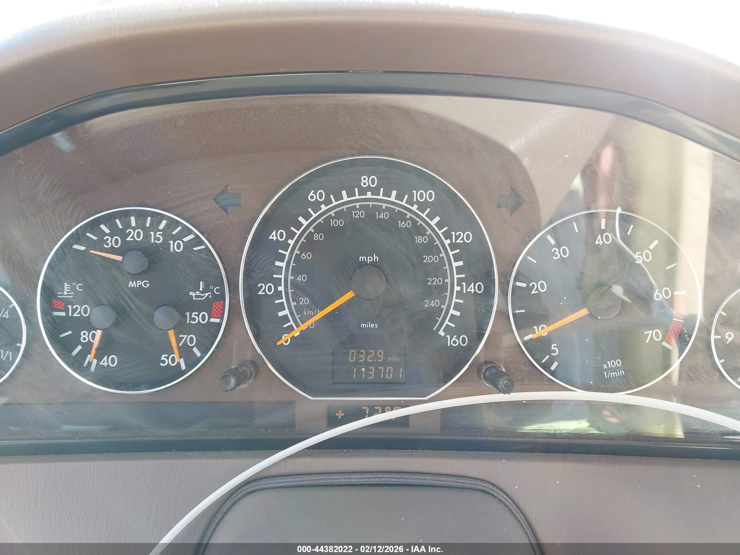 2000 Mercedes-benz Sl 500   Red vin: WDBFA68F8YF192388