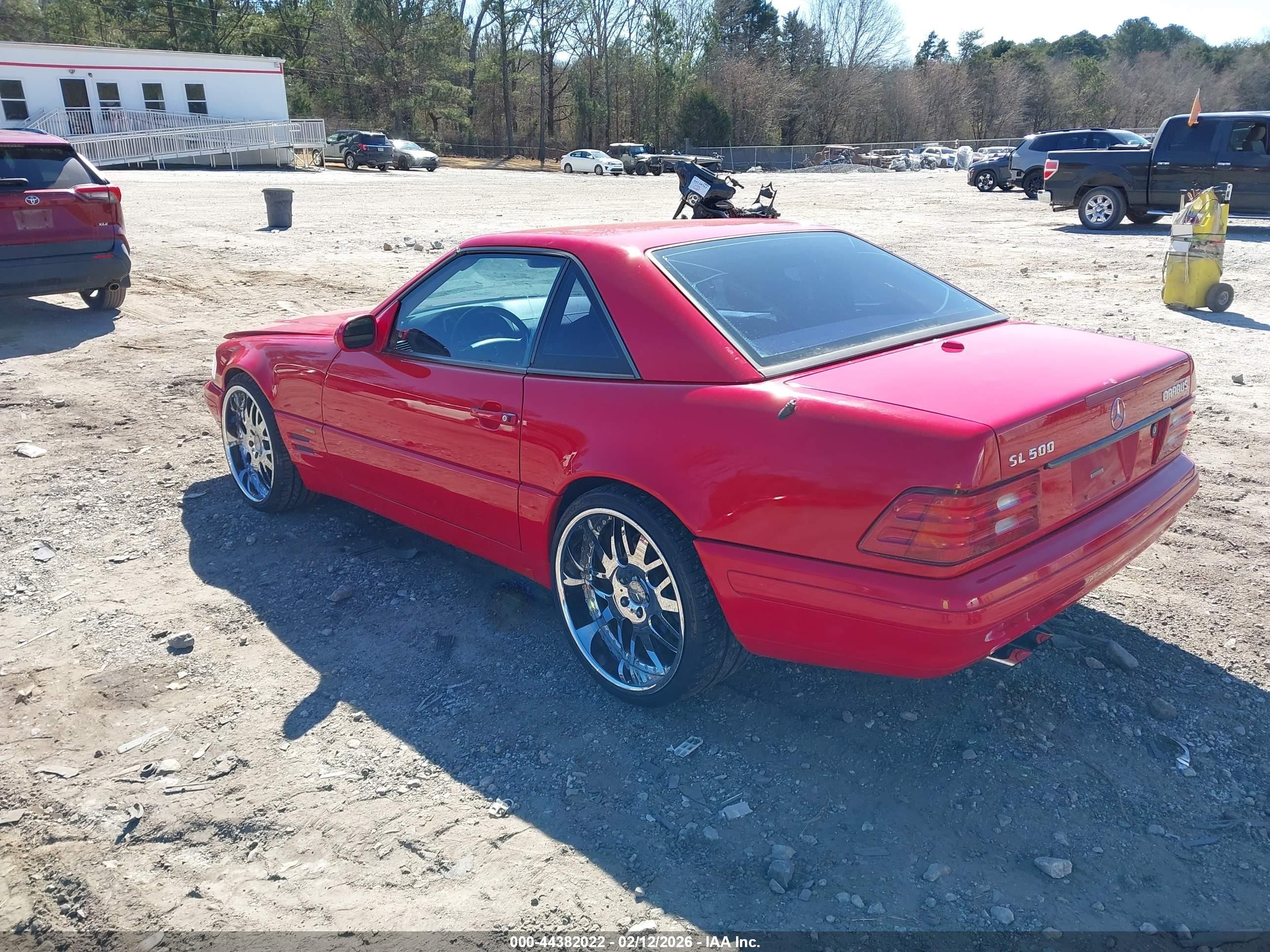 2000 Mercedes-benz Sl 500   Red vin: WDBFA68F8YF192388