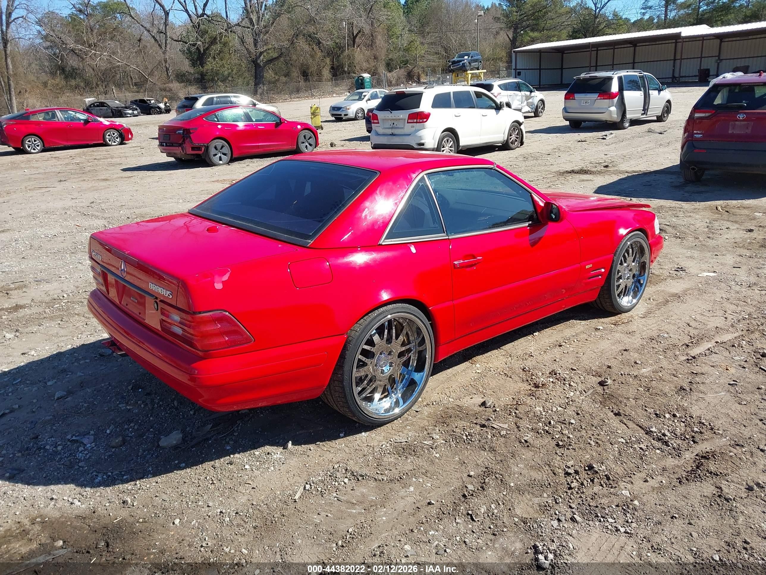2000 Mercedes-benz Sl 500   Red vin: WDBFA68F8YF192388