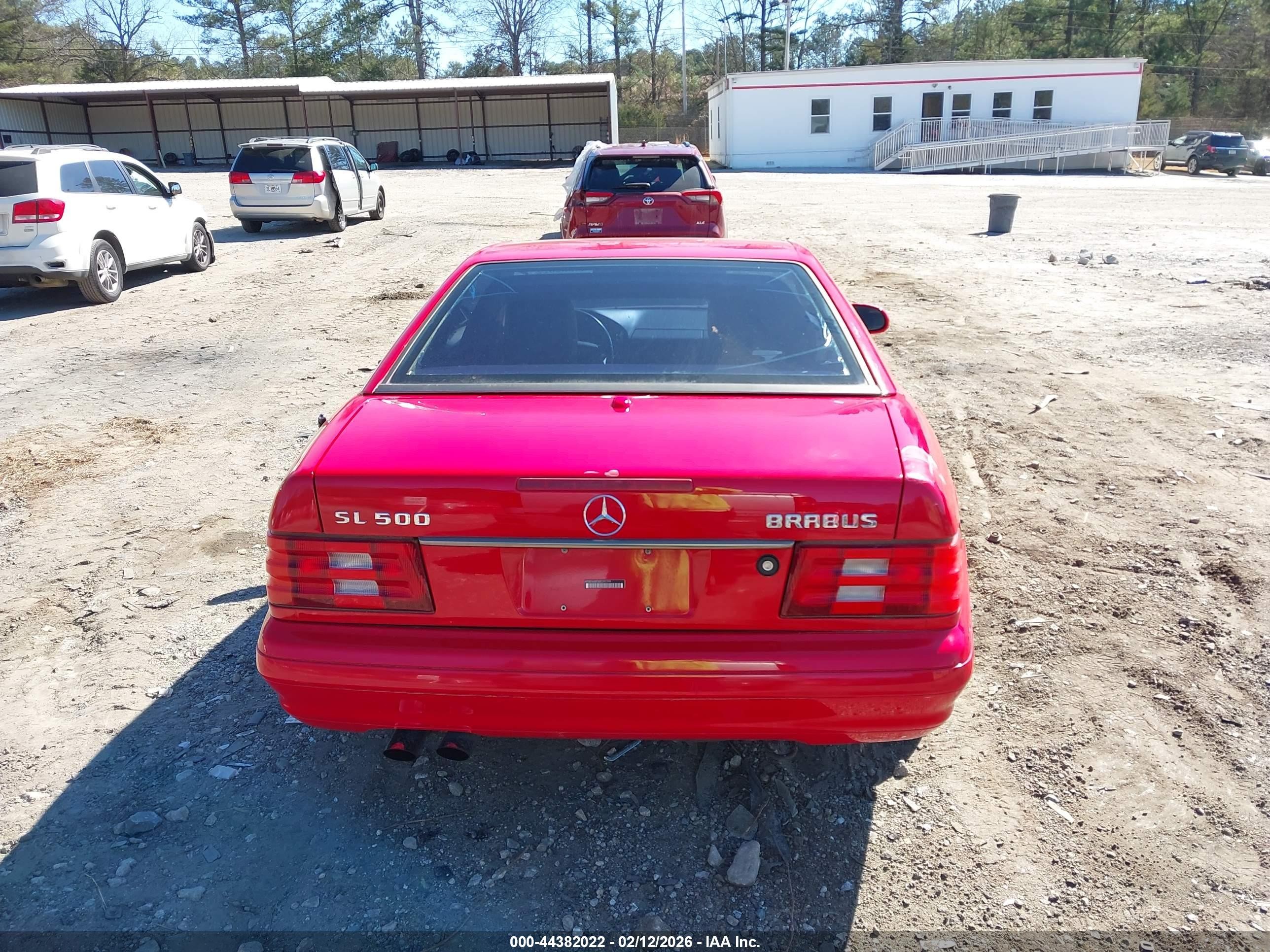 2000 Mercedes-benz Sl 500   Red vin: WDBFA68F8YF192388