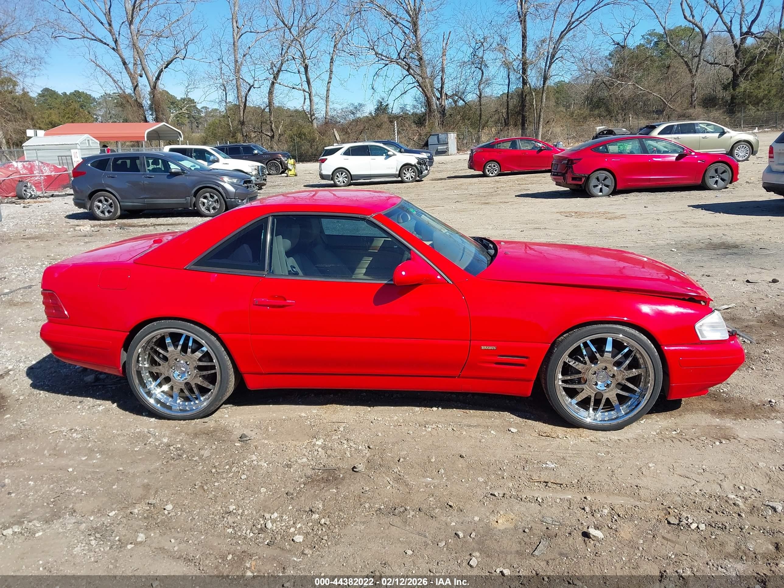2000 Mercedes-benz Sl 500   Red vin: WDBFA68F8YF192388