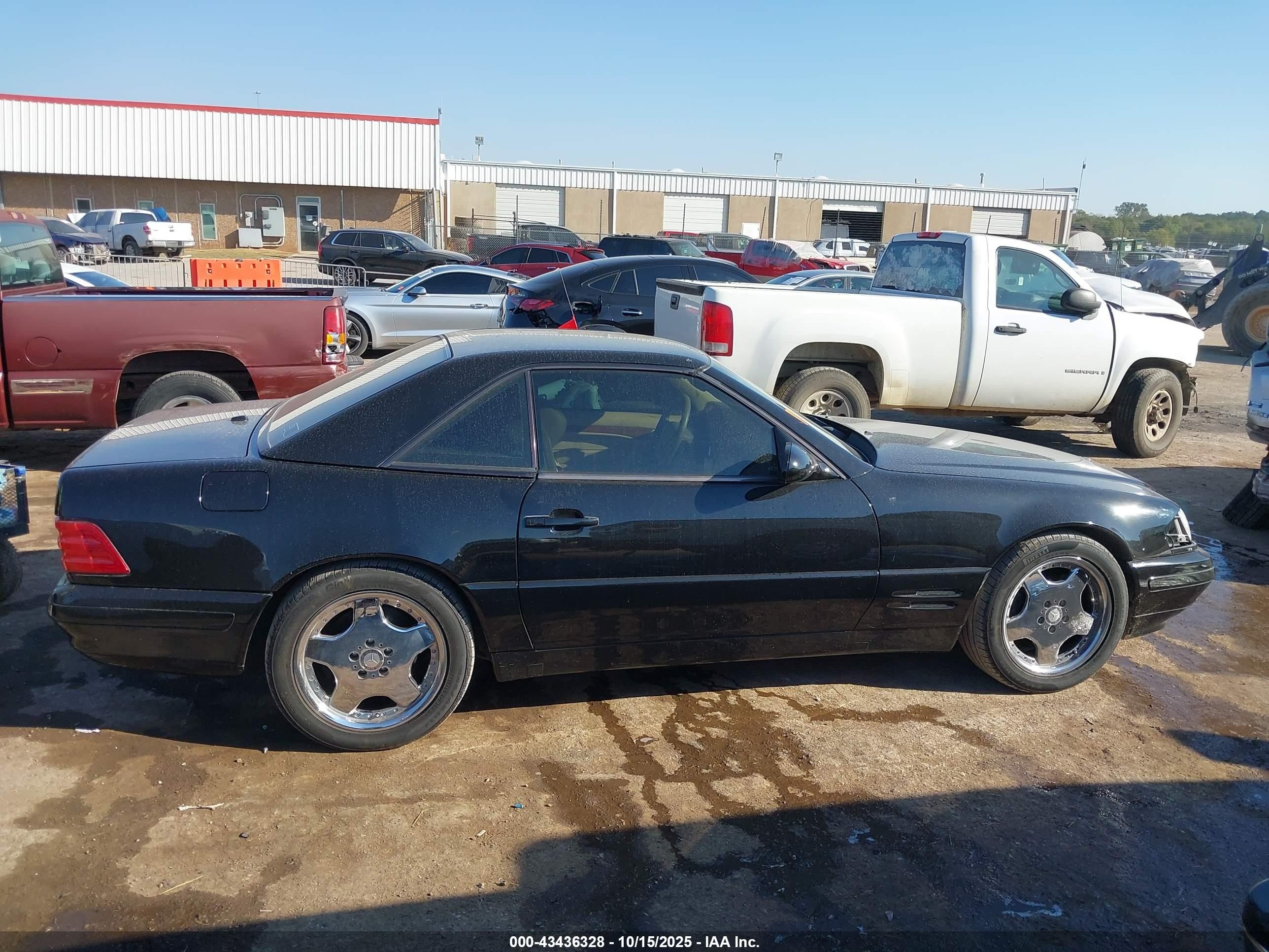 2000 Mercedes-benz Sl 500   Black vin: WDBFA68F8YF193752