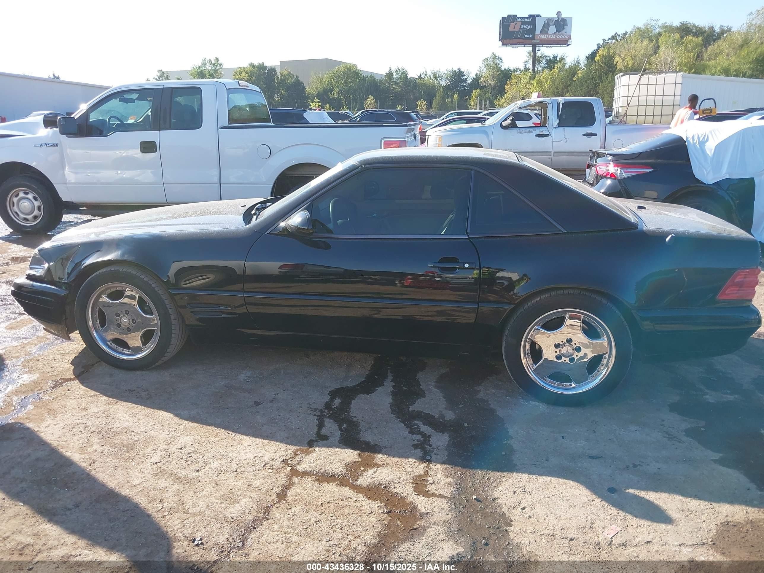 2000 Mercedes-benz Sl 500   Black vin: WDBFA68F8YF193752