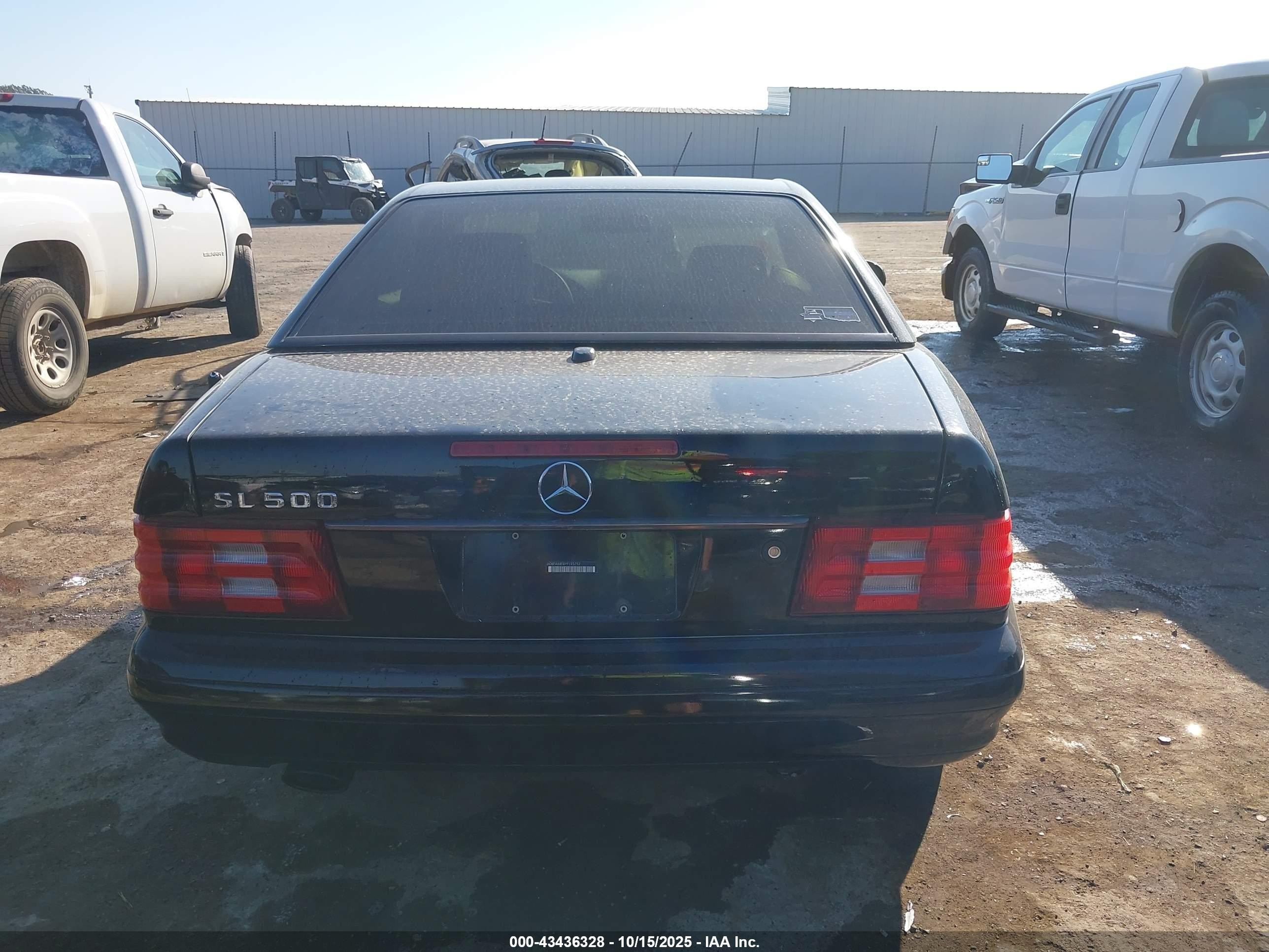 2000 Mercedes-benz Sl 500   Black vin: WDBFA68F8YF193752