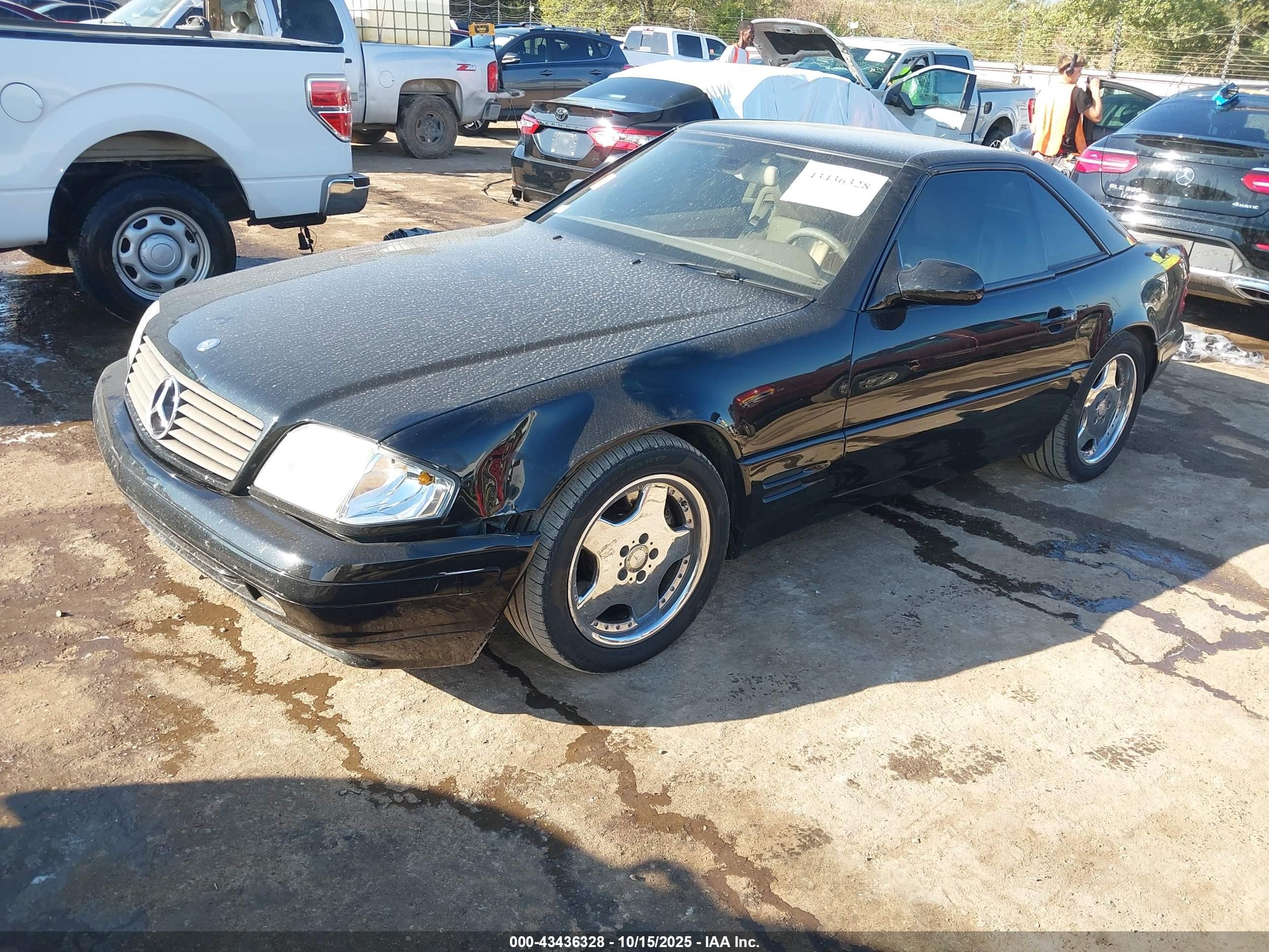 2000 Mercedes-benz Sl 500   Black vin: WDBFA68F8YF193752