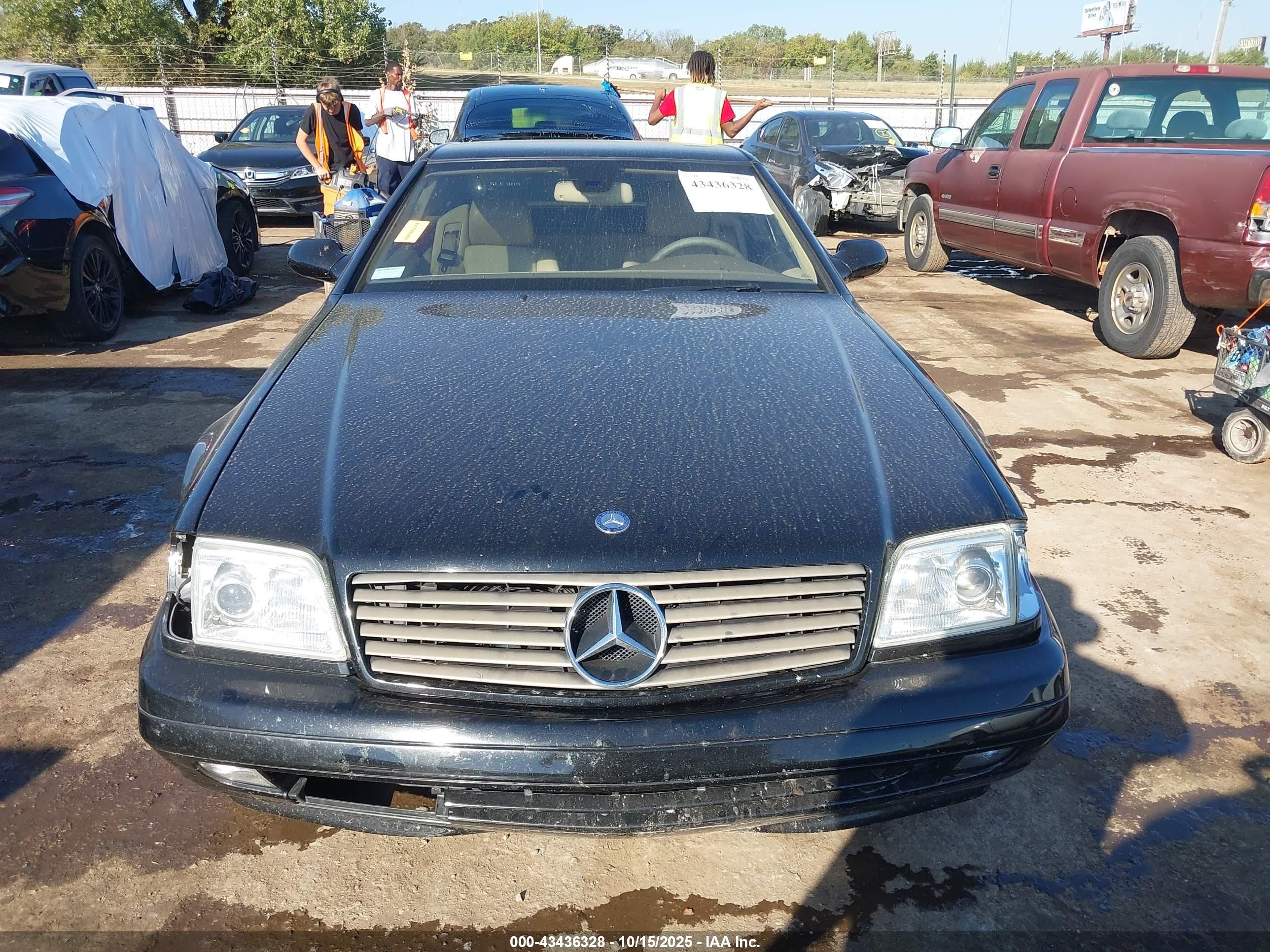 2000 Mercedes-benz Sl 500   Black vin: WDBFA68F8YF193752