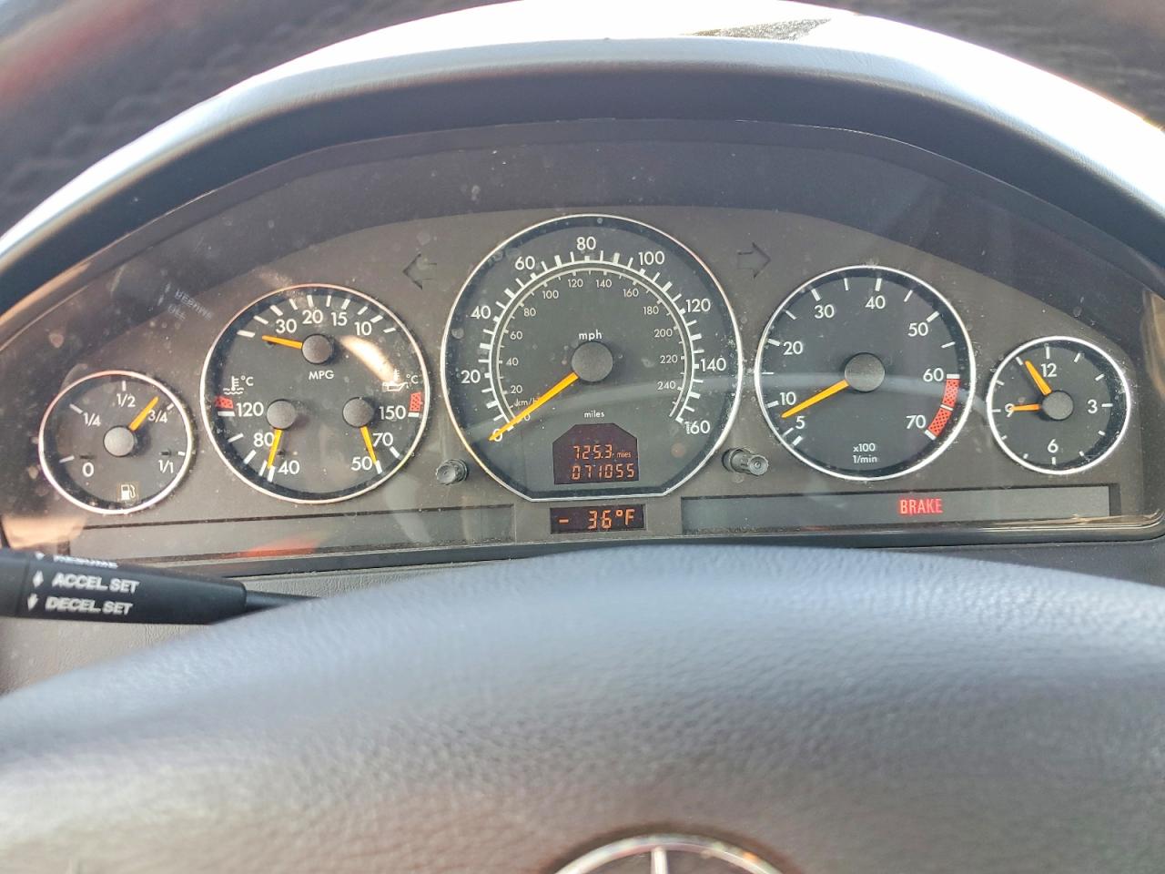 2001 Mercedes-benz Sl 500 Silver vin: WDBFA68F91F199548