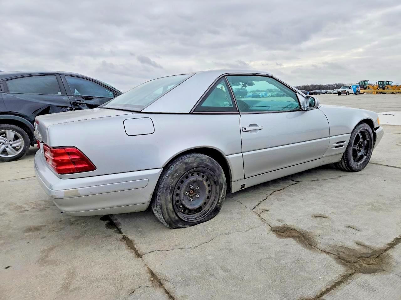 2000 Mercedes-benz Sl 500 Silver vin: WDBFA68F9YF189709