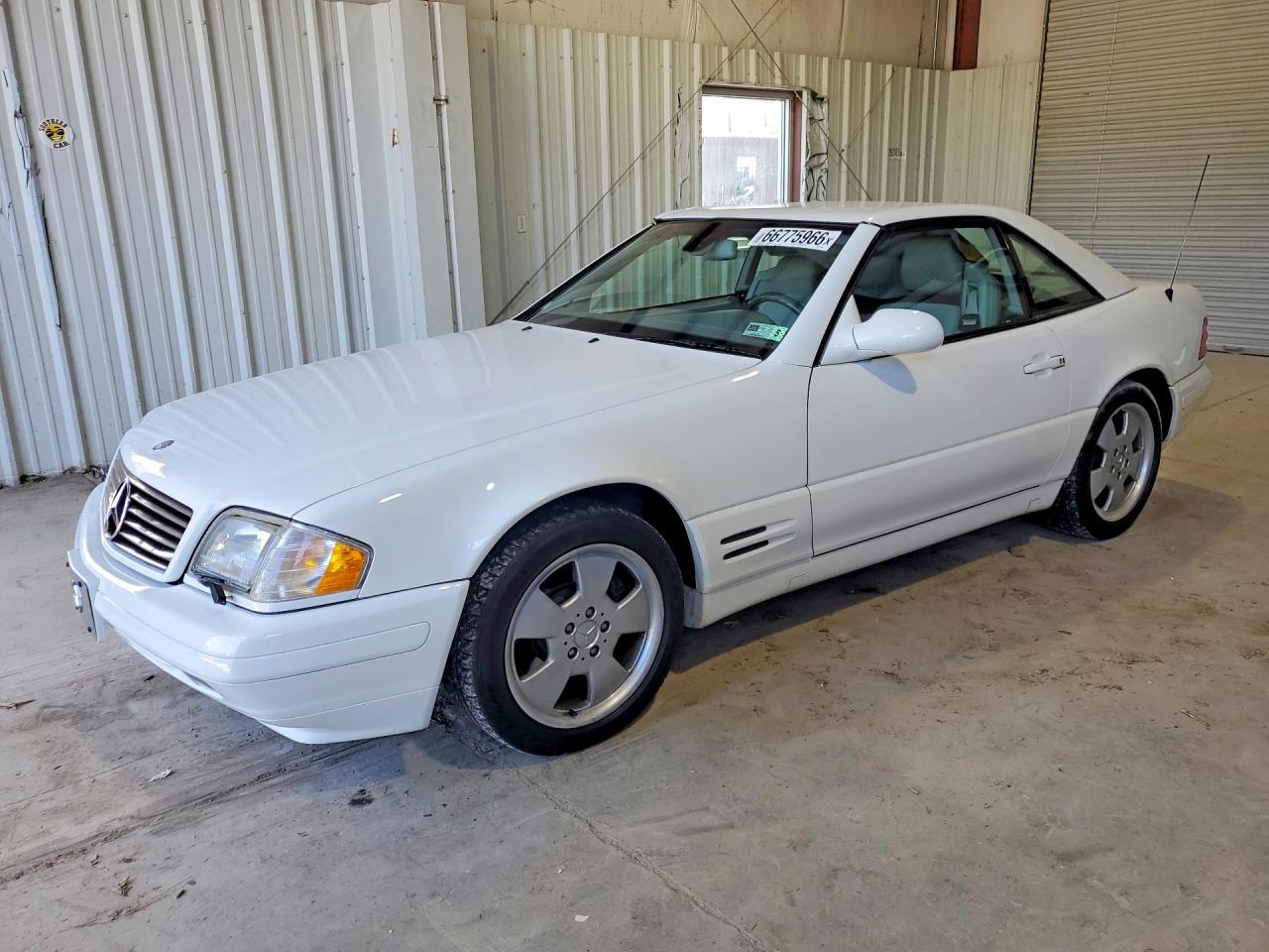 2000 Mercedes-benz Sl 500 White vin: WDBFA68F9YF192593