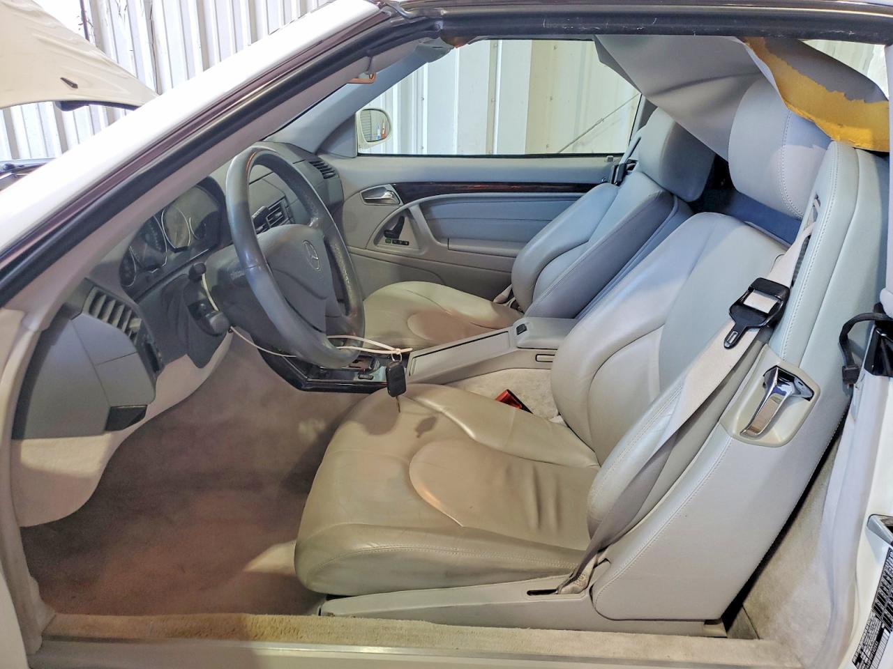 2000 Mercedes-benz Sl 500 White vin: WDBFA68F9YF192593