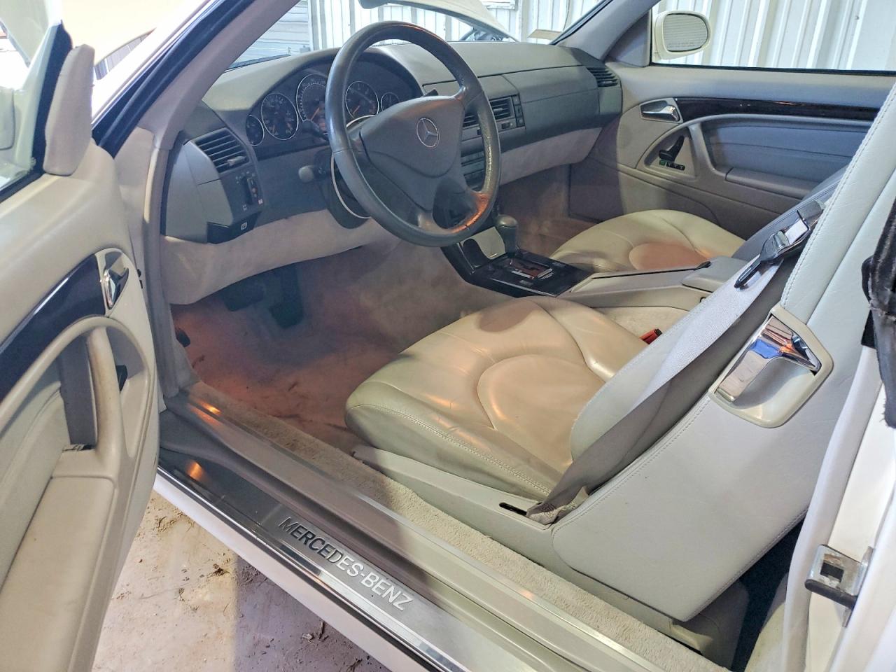 2000 Mercedes-benz Sl 500 White vin: WDBFA68F9YF192593