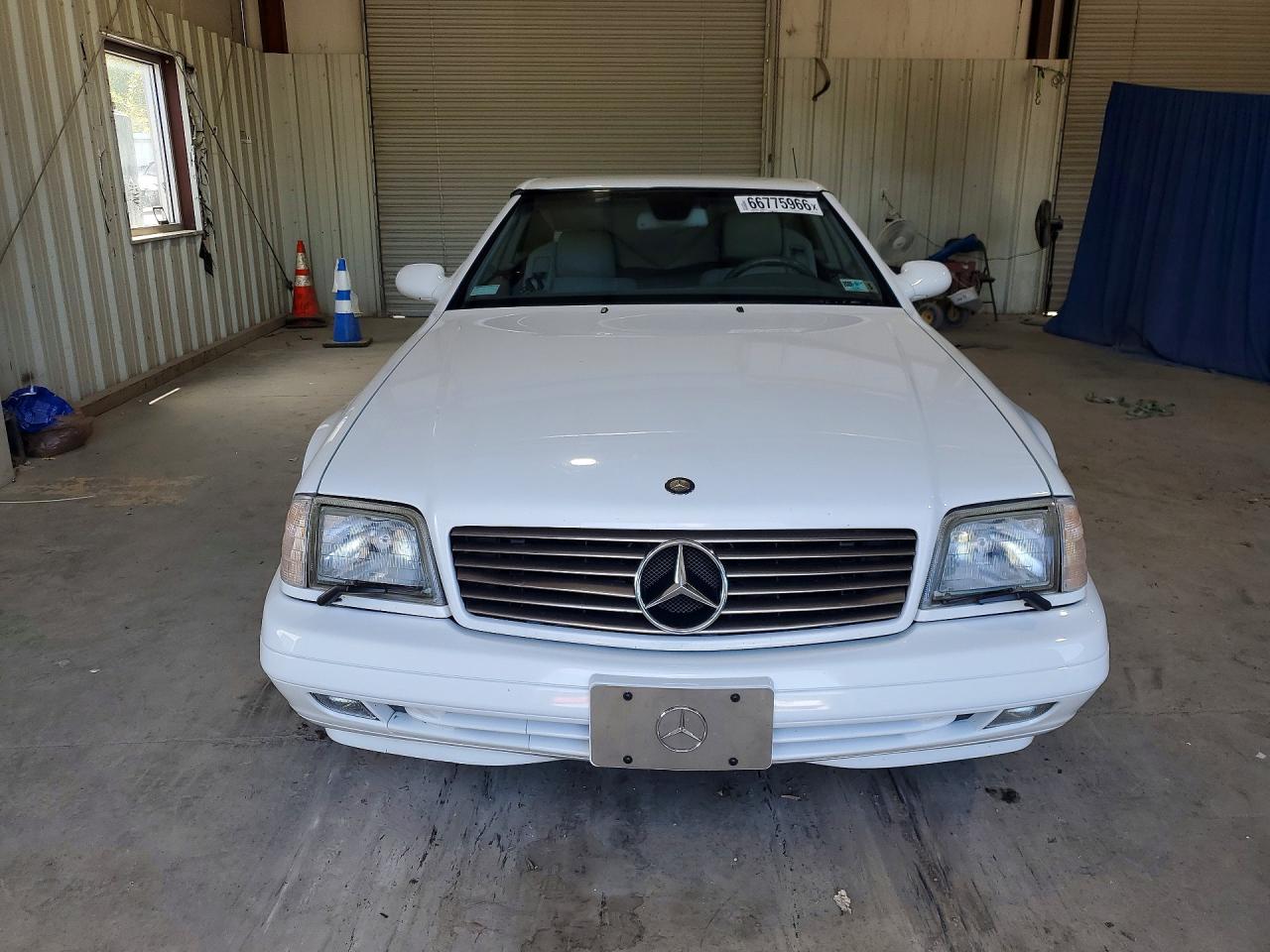 2000 Mercedes-benz Sl 500 Белый vin: WDBFA68F9YF192593