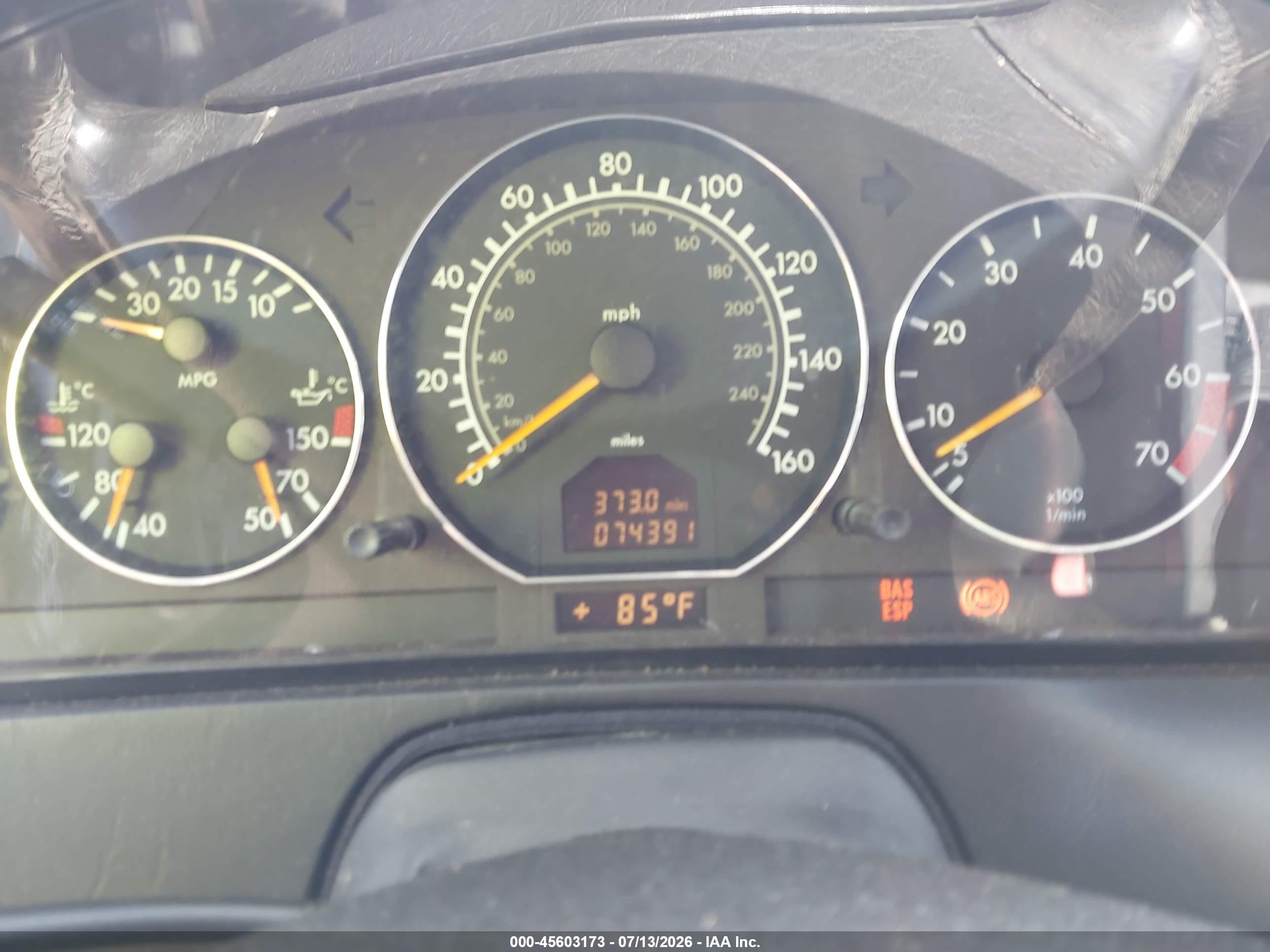 2000 Mercedes-benz Sl 500   Black vin: WDBFA68FXYF191159