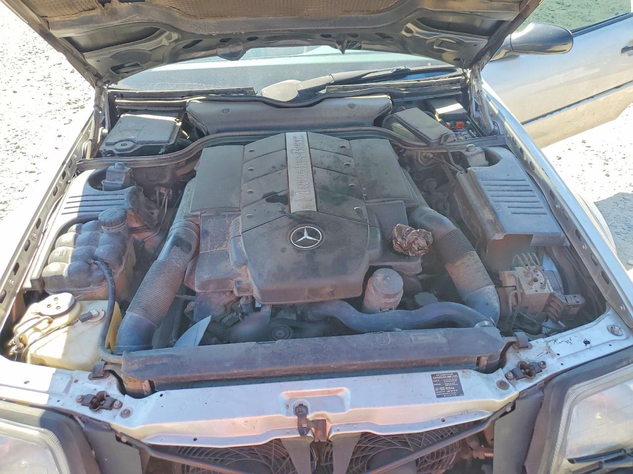2000 Mercedes-benz Sl 500 Silver vin: WDBFA68FXYF193929