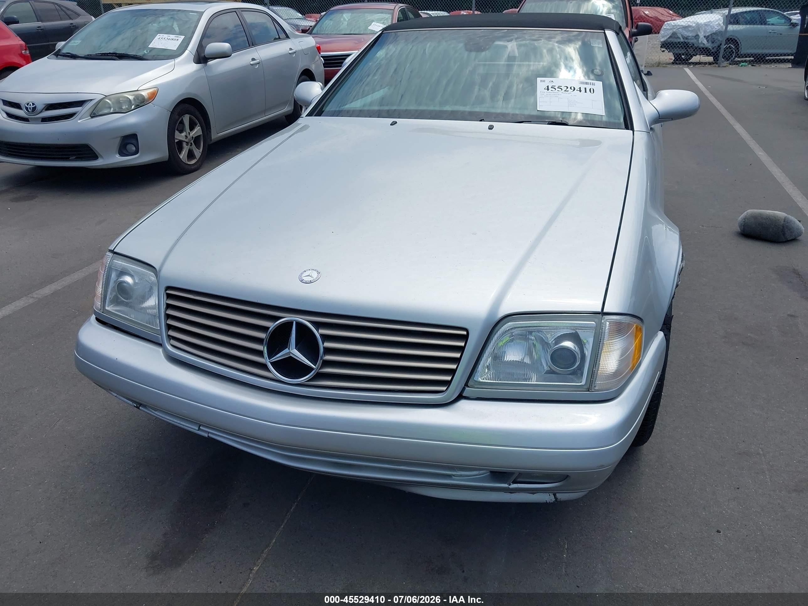 2000 Mercedes-benz Sl 600 Серебряный vin: WDBFA76F0YF188361