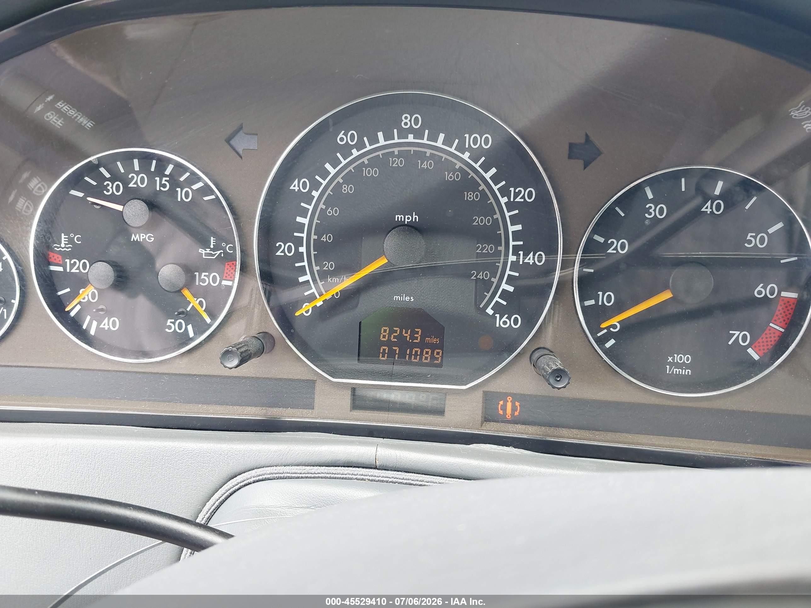 2000 Mercedes-benz Sl 600 Серебряный vin: WDBFA76F0YF188361