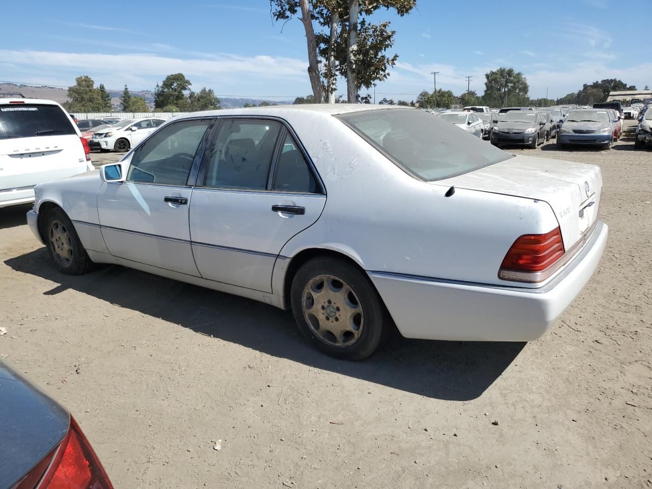 1994 Mercedes-benz S 320 White vin: WDBGA32E1RA184666