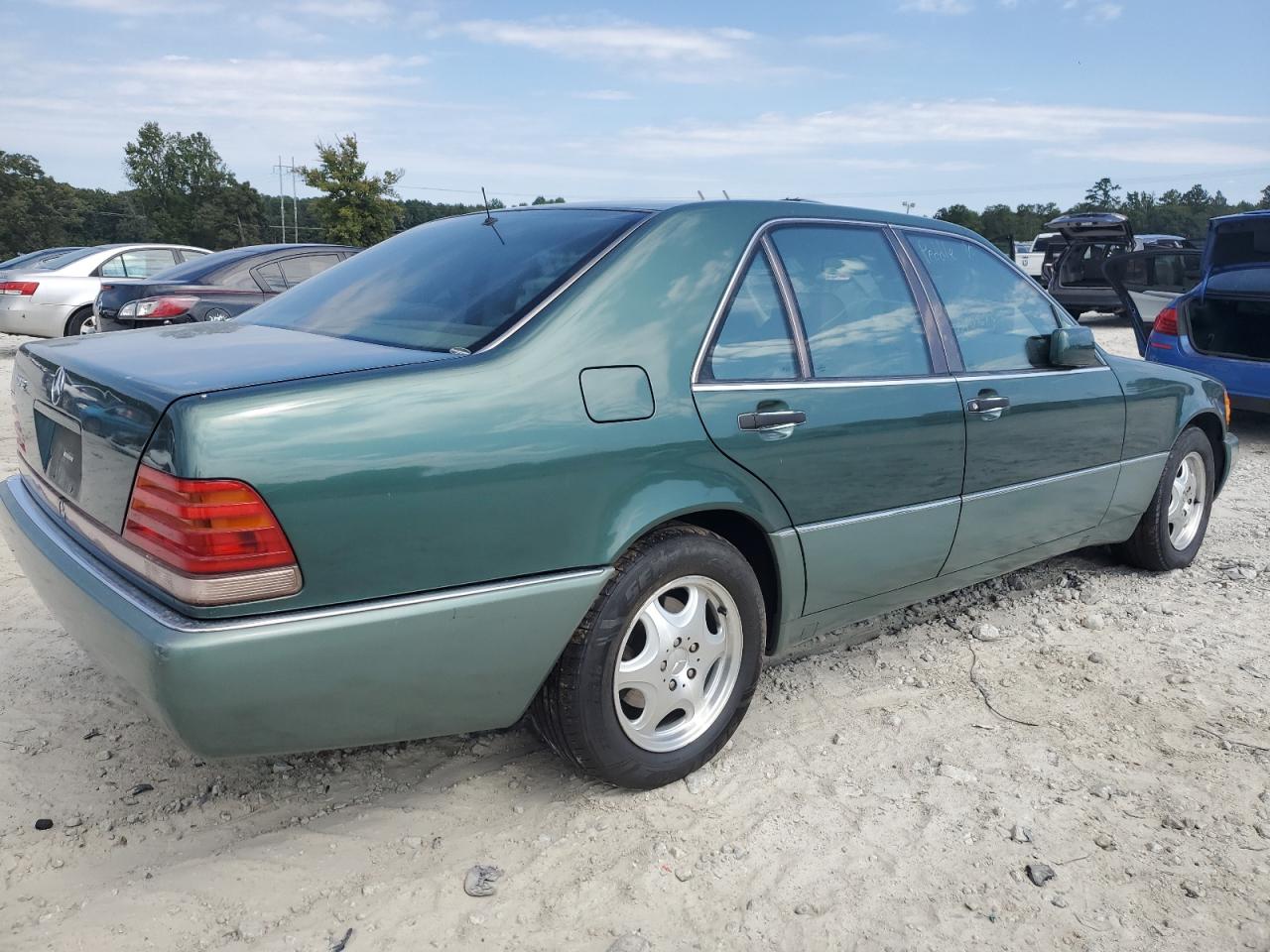 1993 Mercedes-benz 300 Se Зеленый vin: WDBGA32E4PA104452