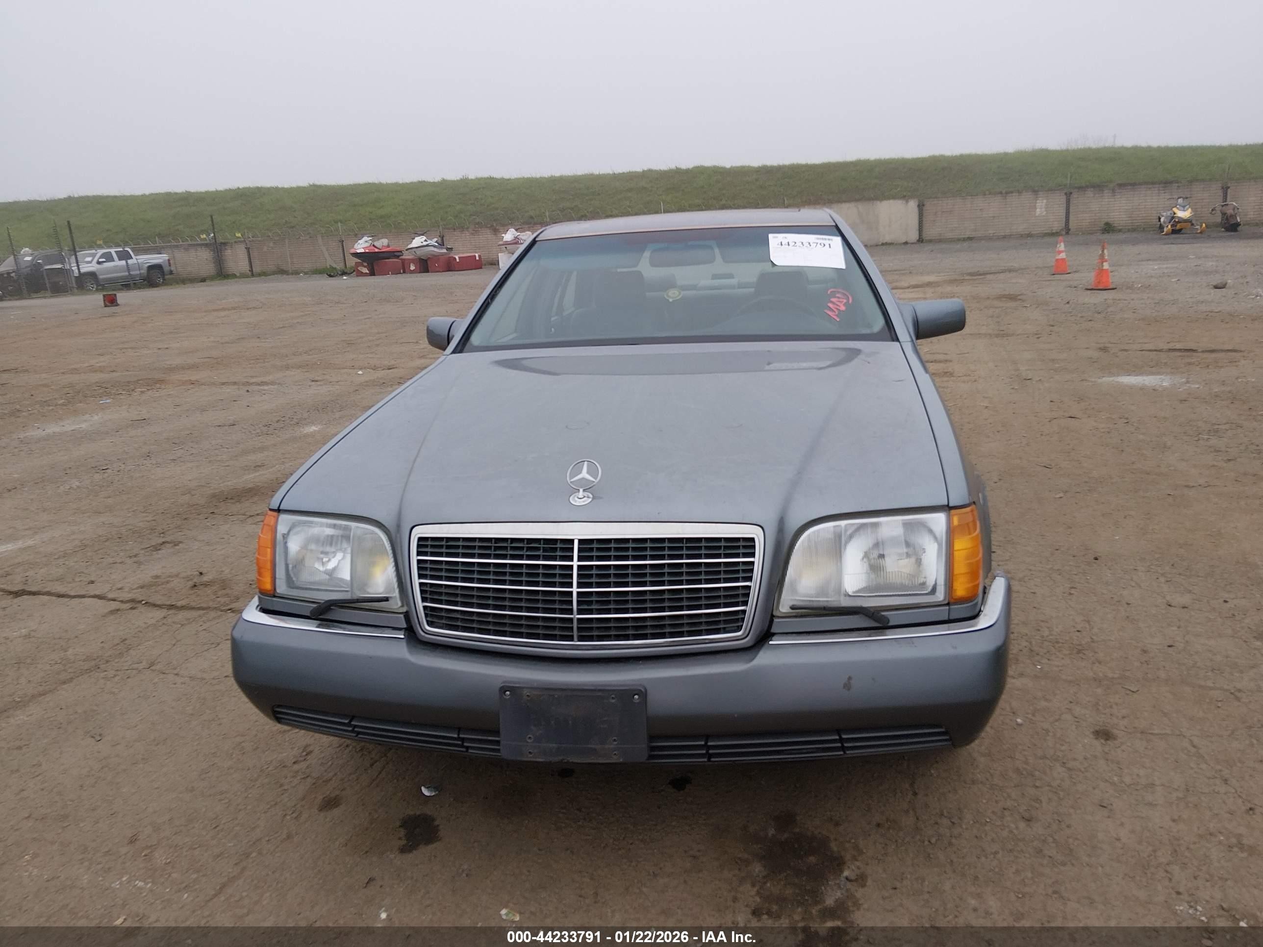 1993 Mercedes-benz 300 Se Серый vin: WDBGA32E5PA114164