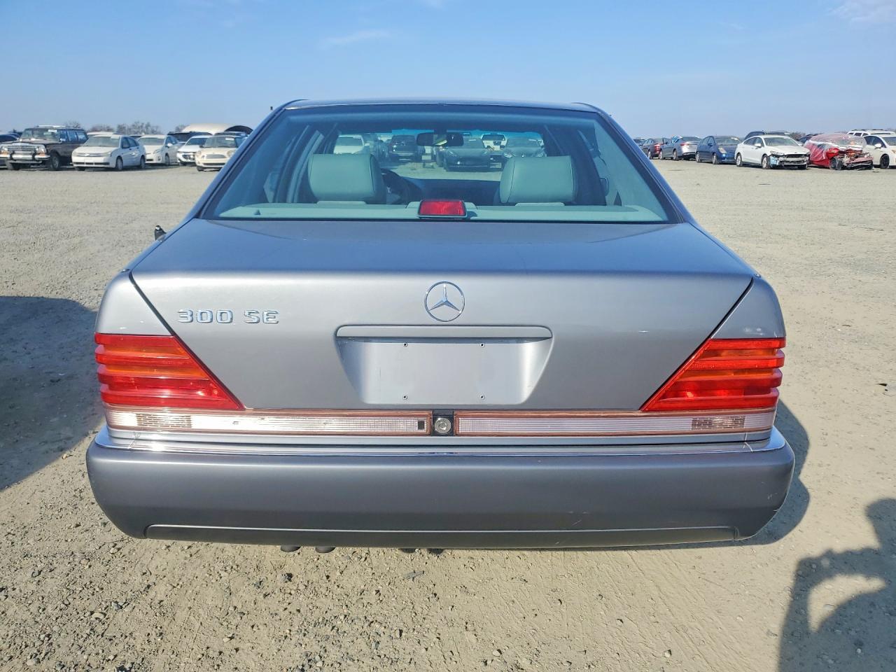 1993 Mercedes-benz 300 Se Silver vin: WDBGA32E6PA097665