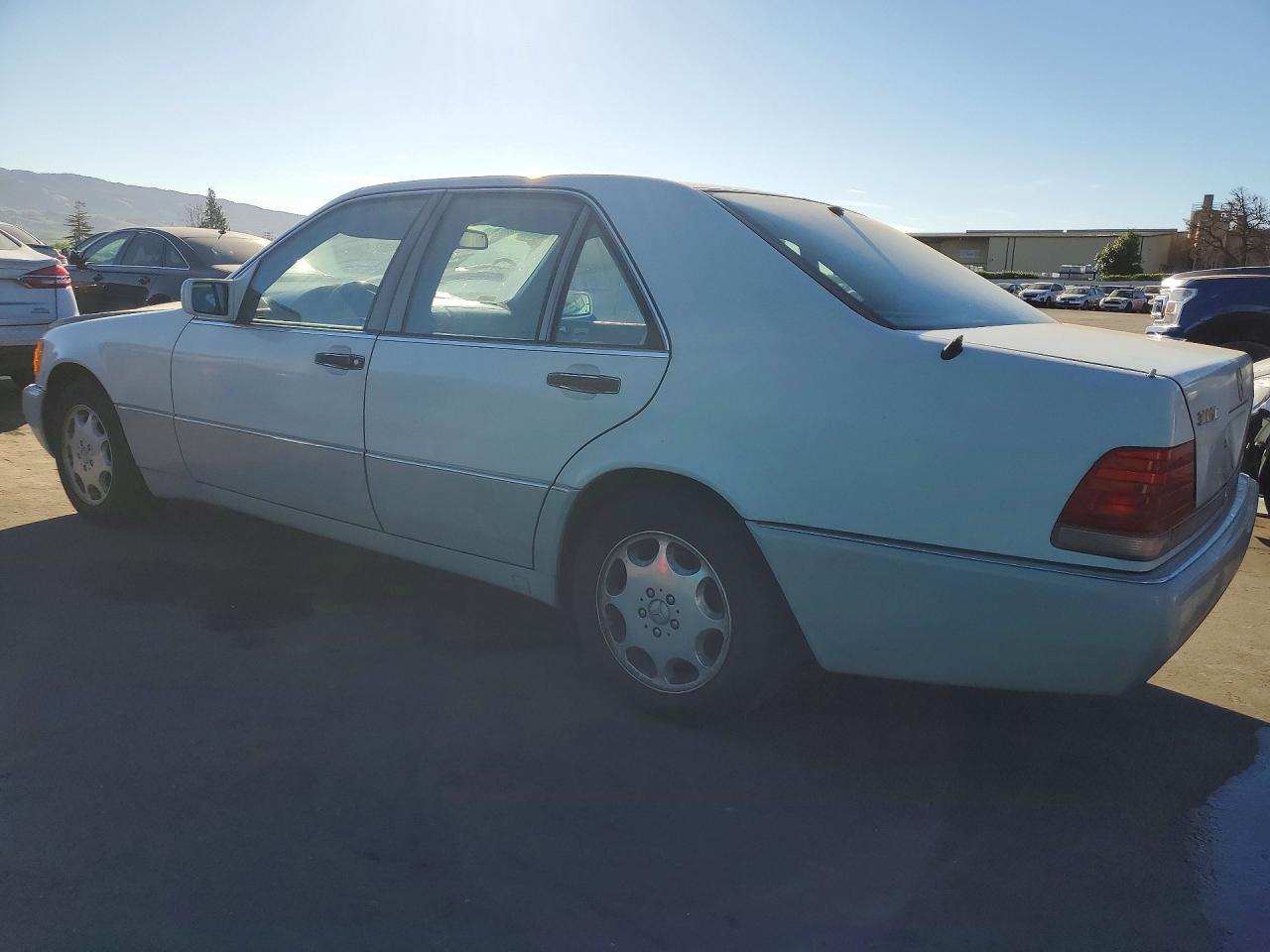 1993 Mercedes-benz 300 Se White vin: WDBGA32E6PA131314