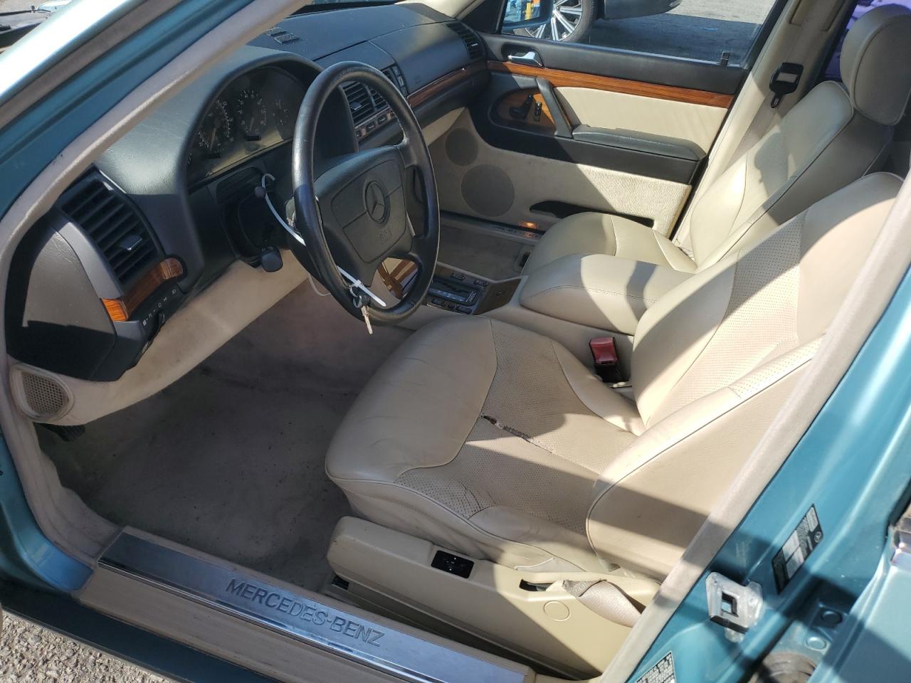 1992 Mercedes-benz 300 Se Teal vin: WDBGA32E7NA021966