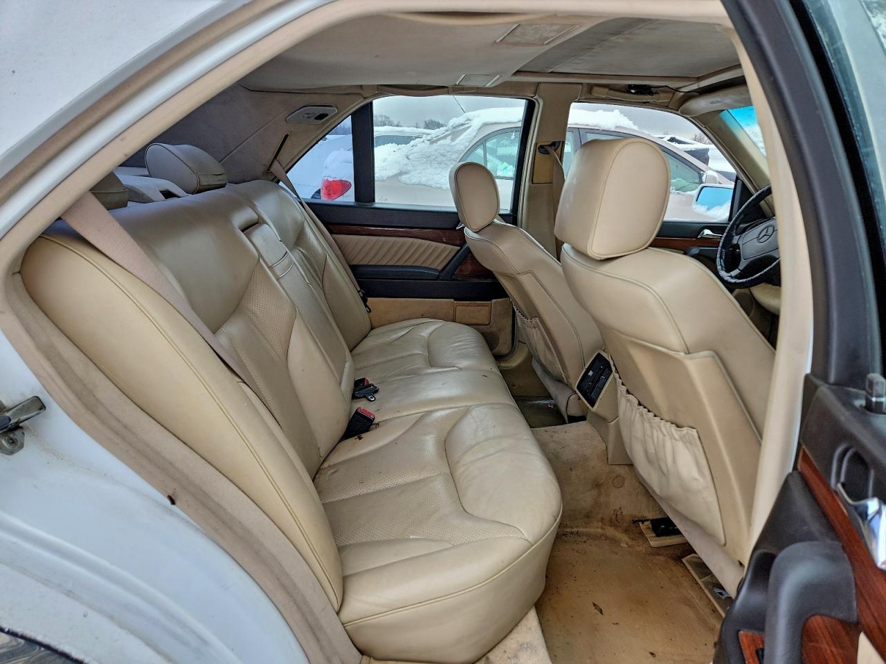 1992 Mercedes-benz 300 Se Белый vin: WDBGA32E8NA020082