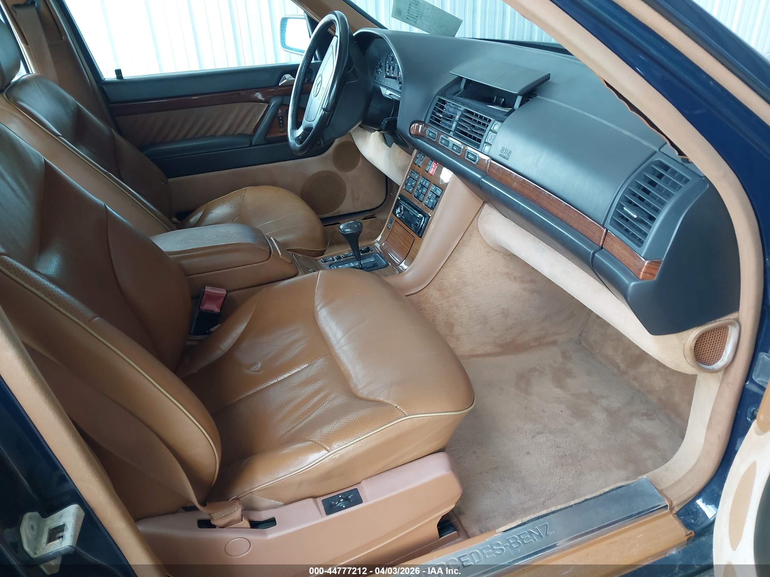 1993 Mercedes-benz 300 Se Dark Blue vin: WDBGA32E8PA104051