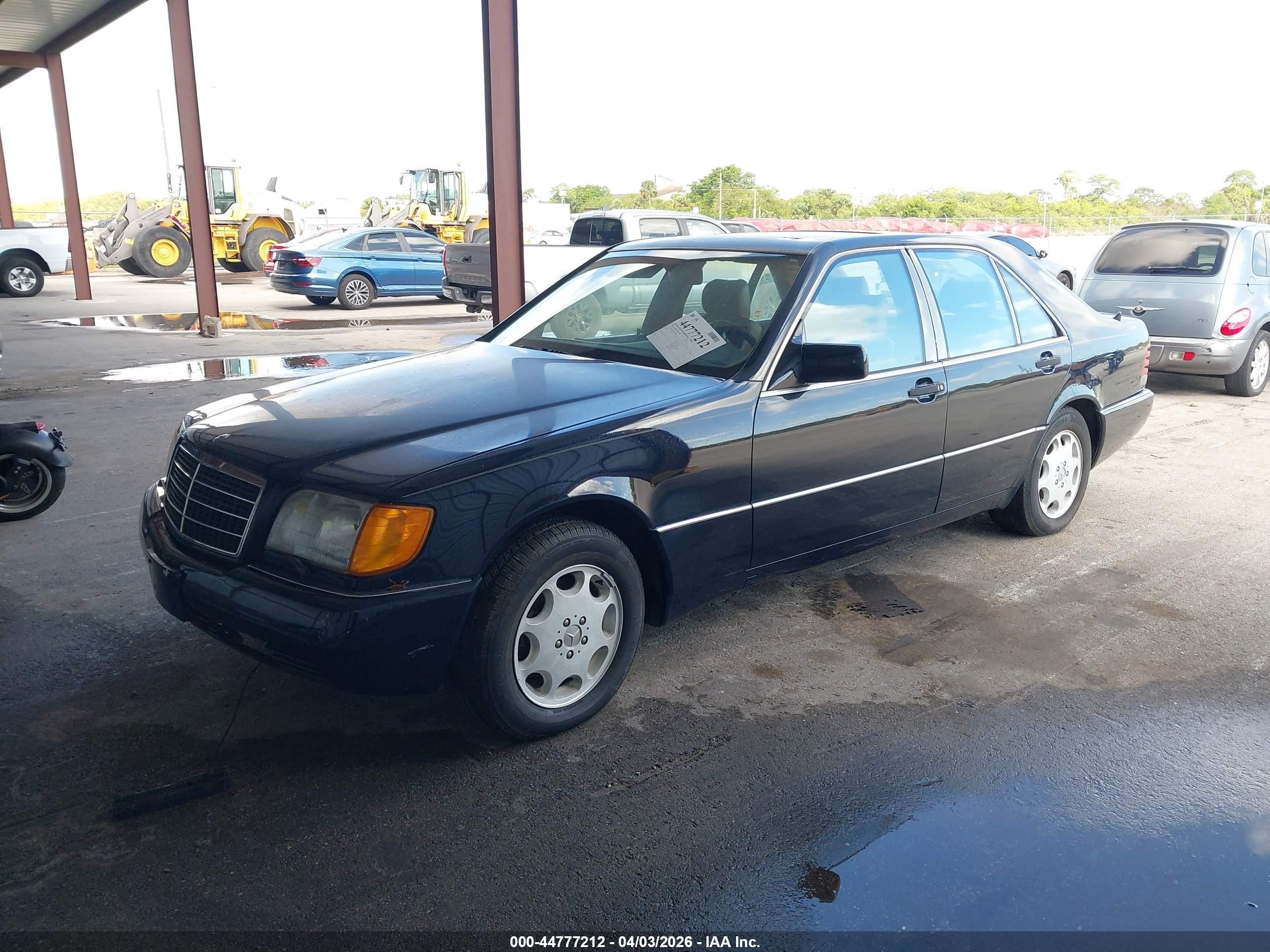 1993 Mercedes-benz 300 Se Dark Blue vin: WDBGA32E8PA104051