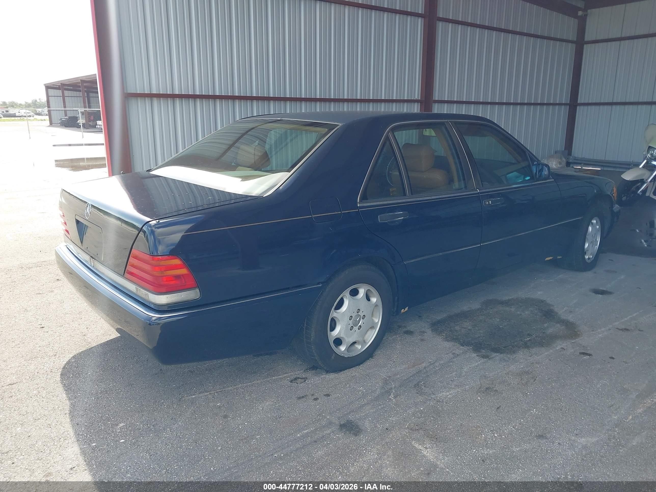 1993 Mercedes-benz 300 Se Dark Blue vin: WDBGA32E8PA104051