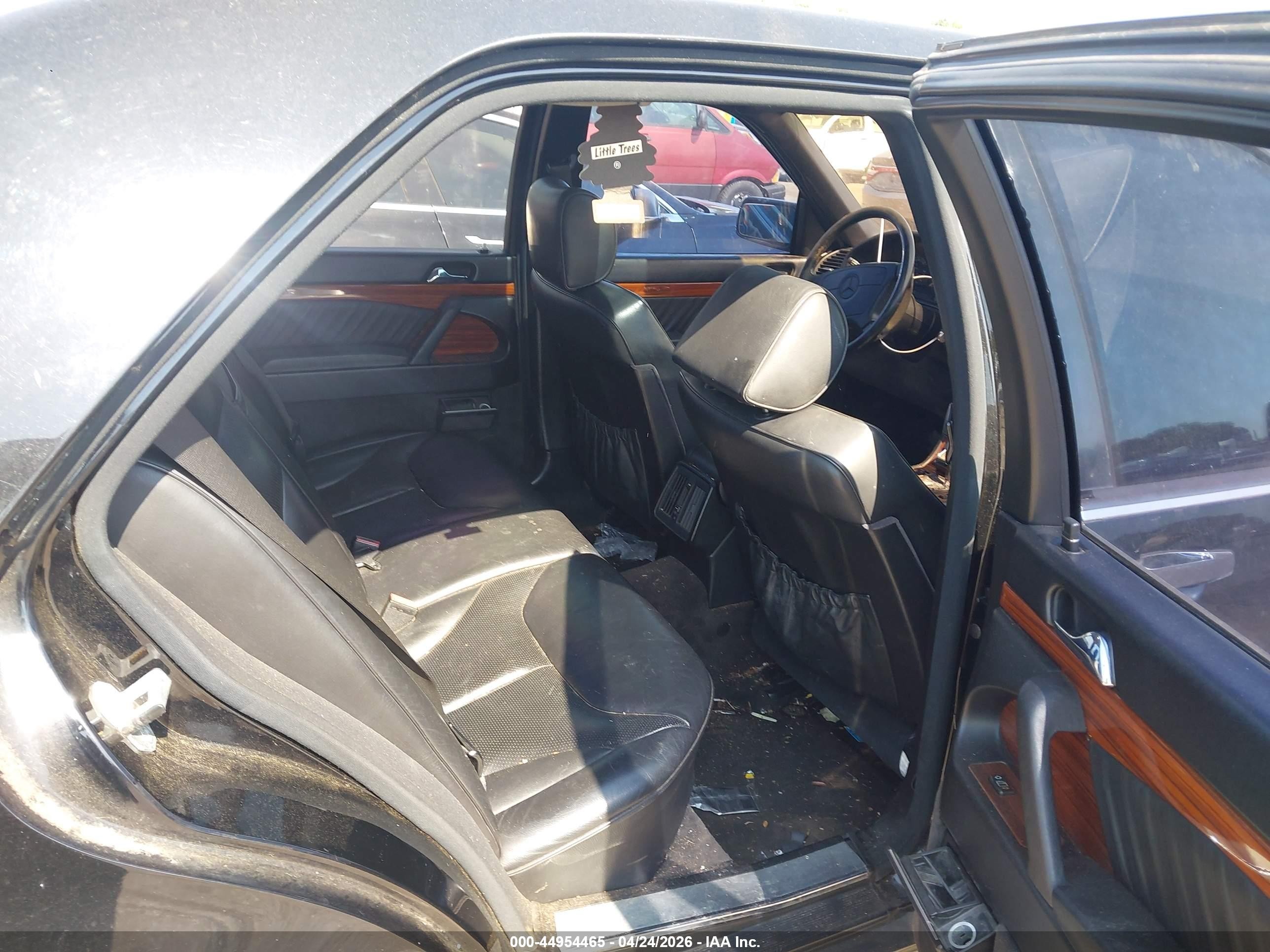 1993 Mercedes-benz 300 Se Черный vin: WDBGA32E8PA116085