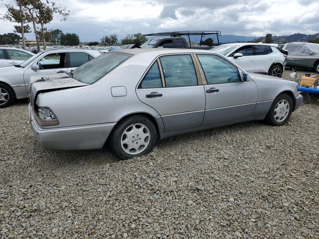 1993 Mercedes-benz 300 Se Серый vin: WDBGA32E8PA132674