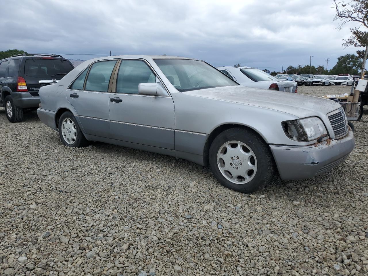 1993 Mercedes-benz 300 Se Серый vin: WDBGA32E8PA132674