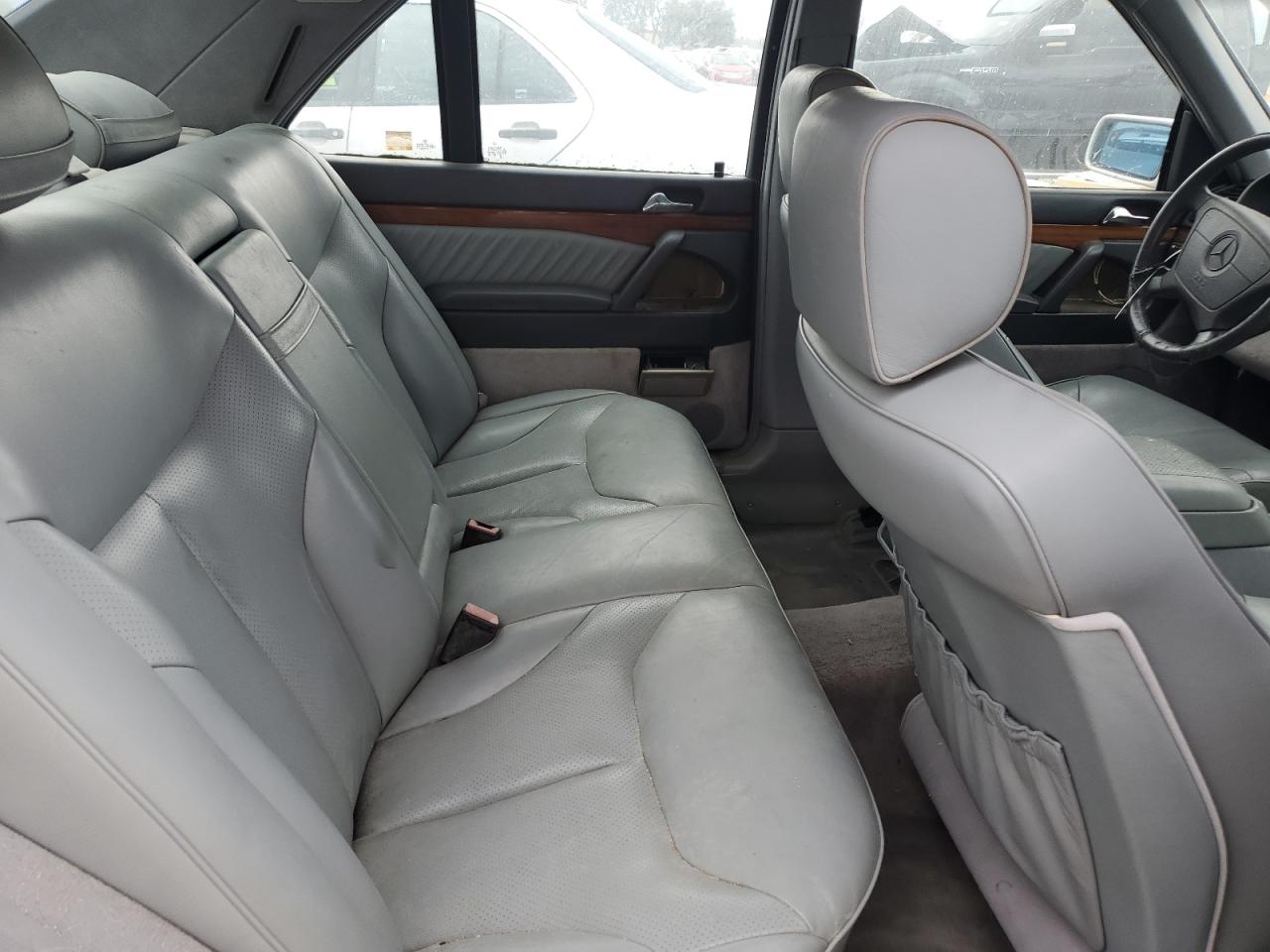 1993 Mercedes-benz 300 Se Серый vin: WDBGA32E8PA132674