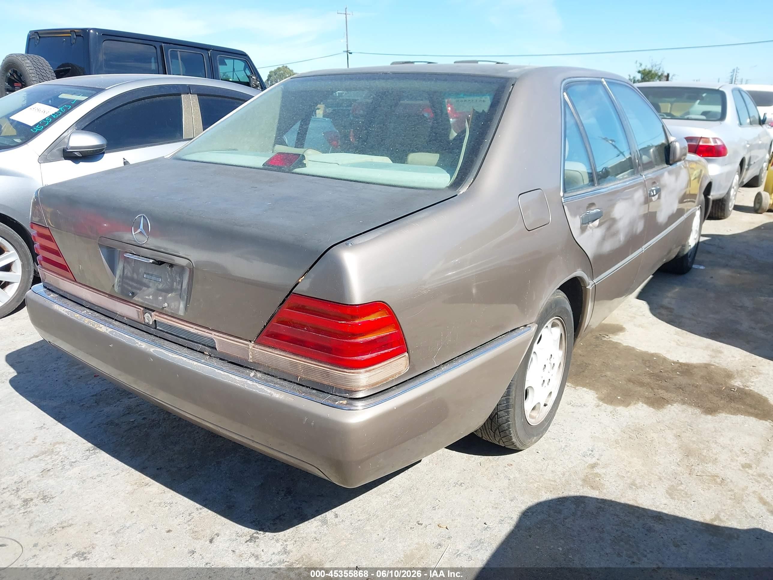 1992 Mercedes-benz 300 Se Gold vin: WDBGA32E9NA024366